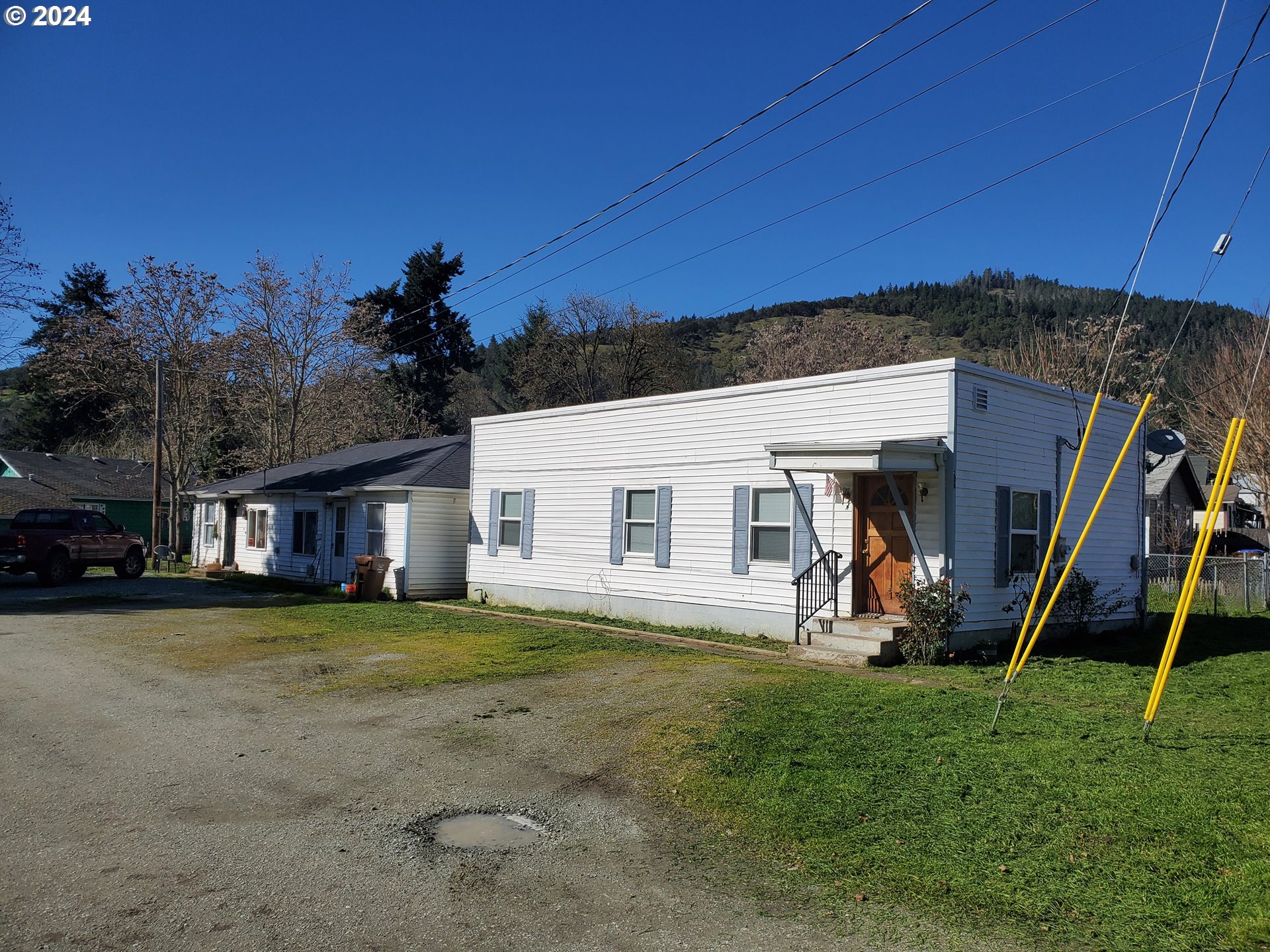 204 Ne Pine Ave Property Photo 2
