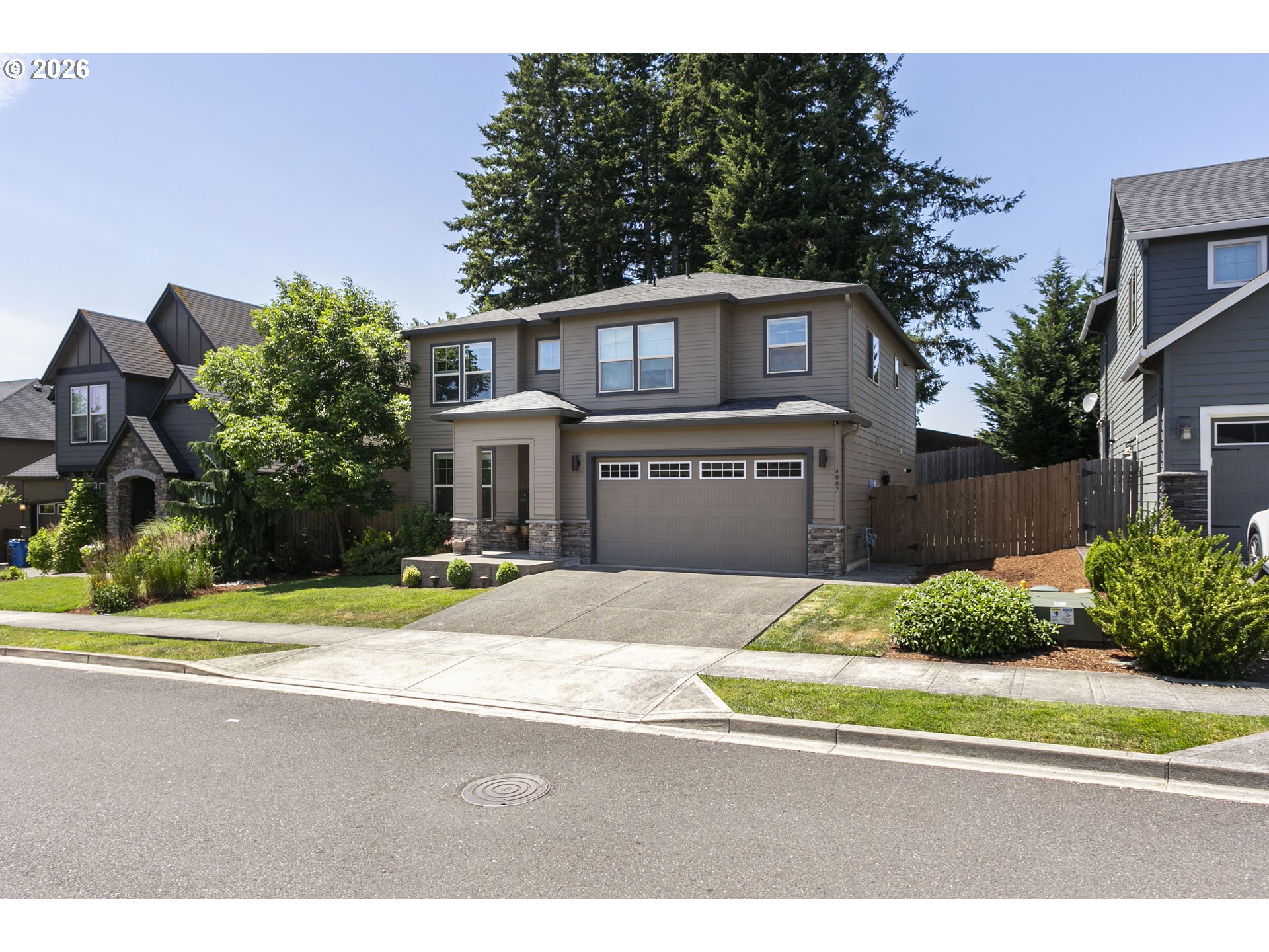 4007 Ne Tacoma Ct Property Photo 1