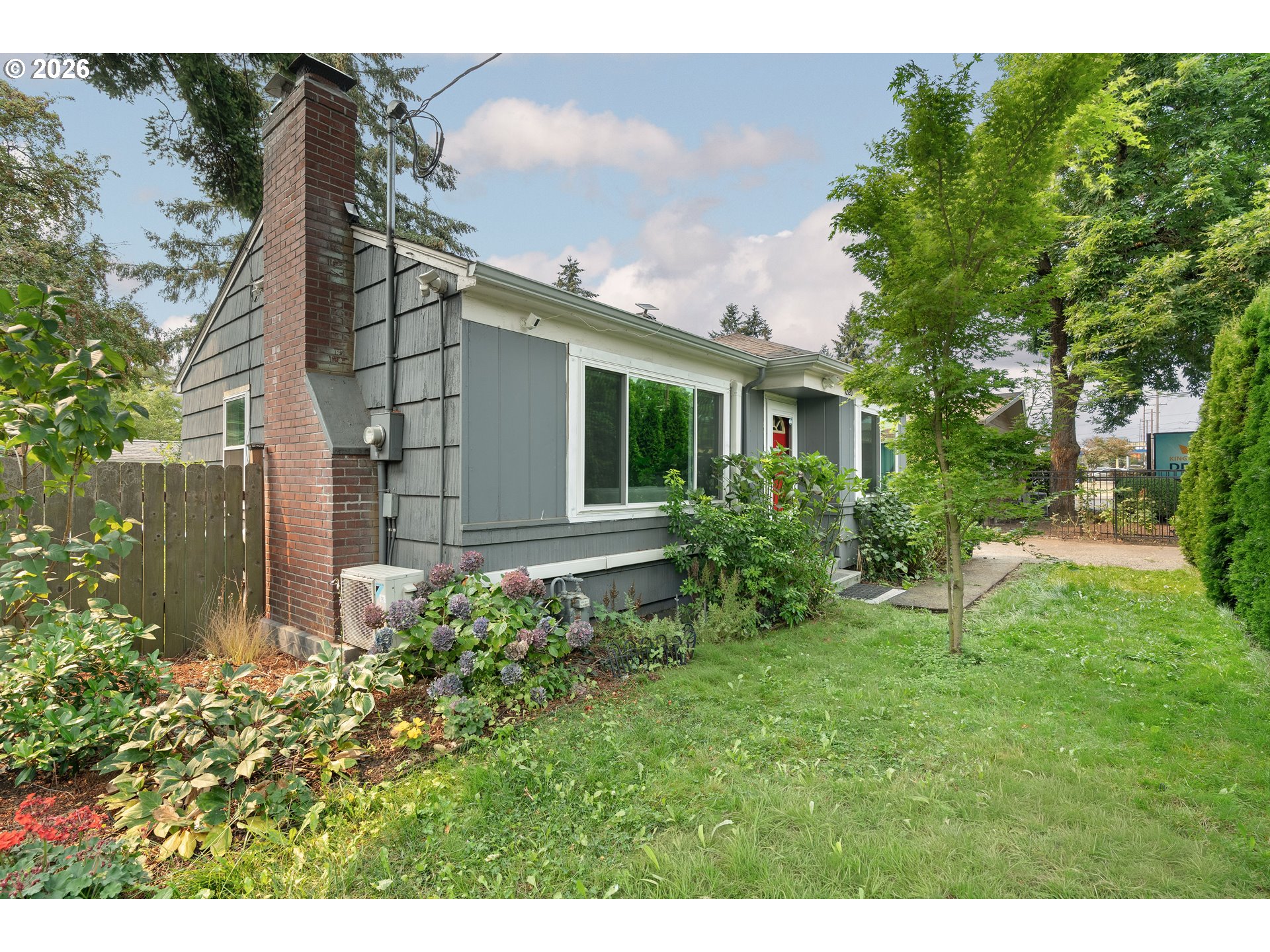 10520 Se Holgate Blvd Property Photo 1