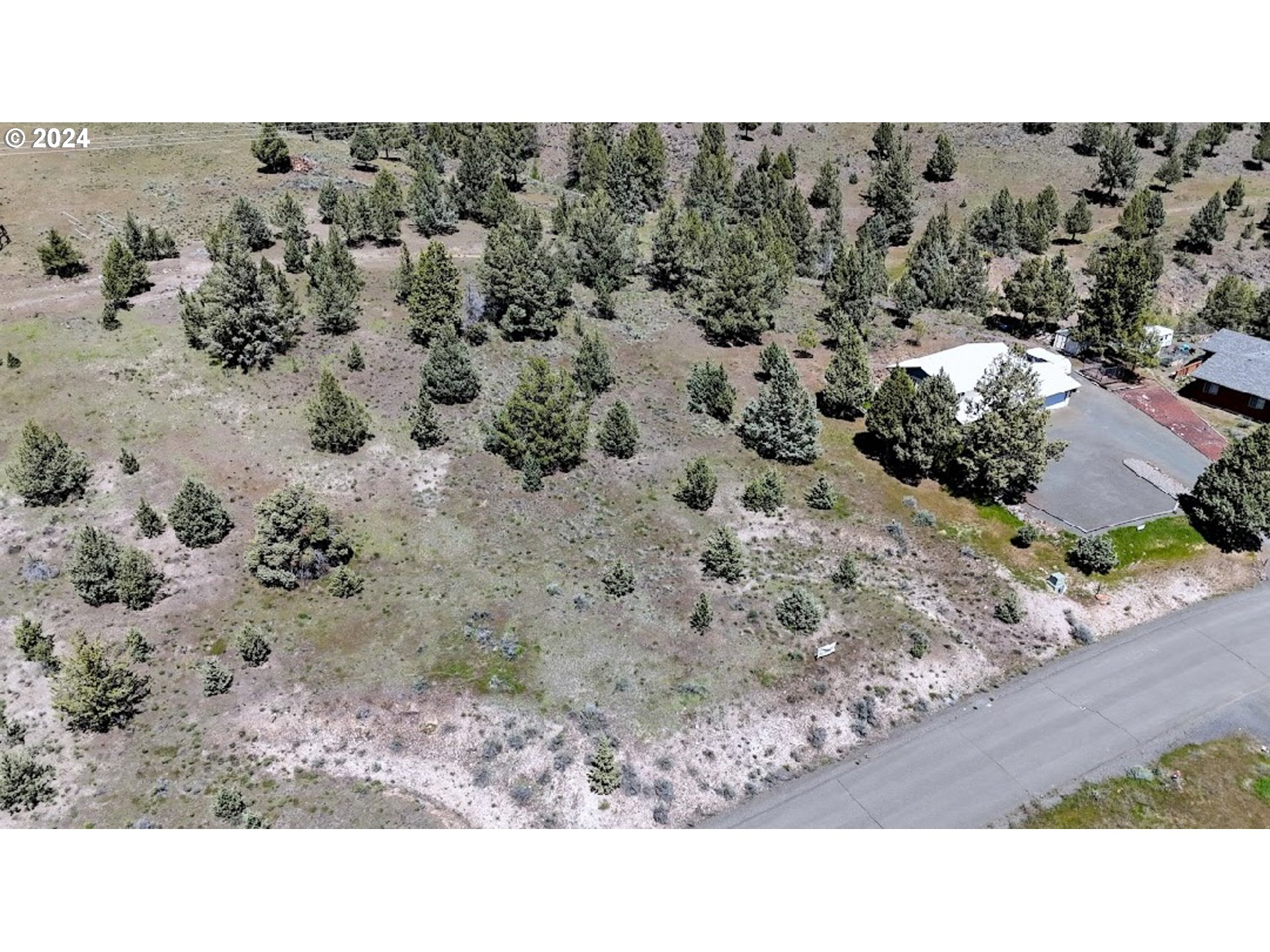 227 Valley View Dr Property Photo 3