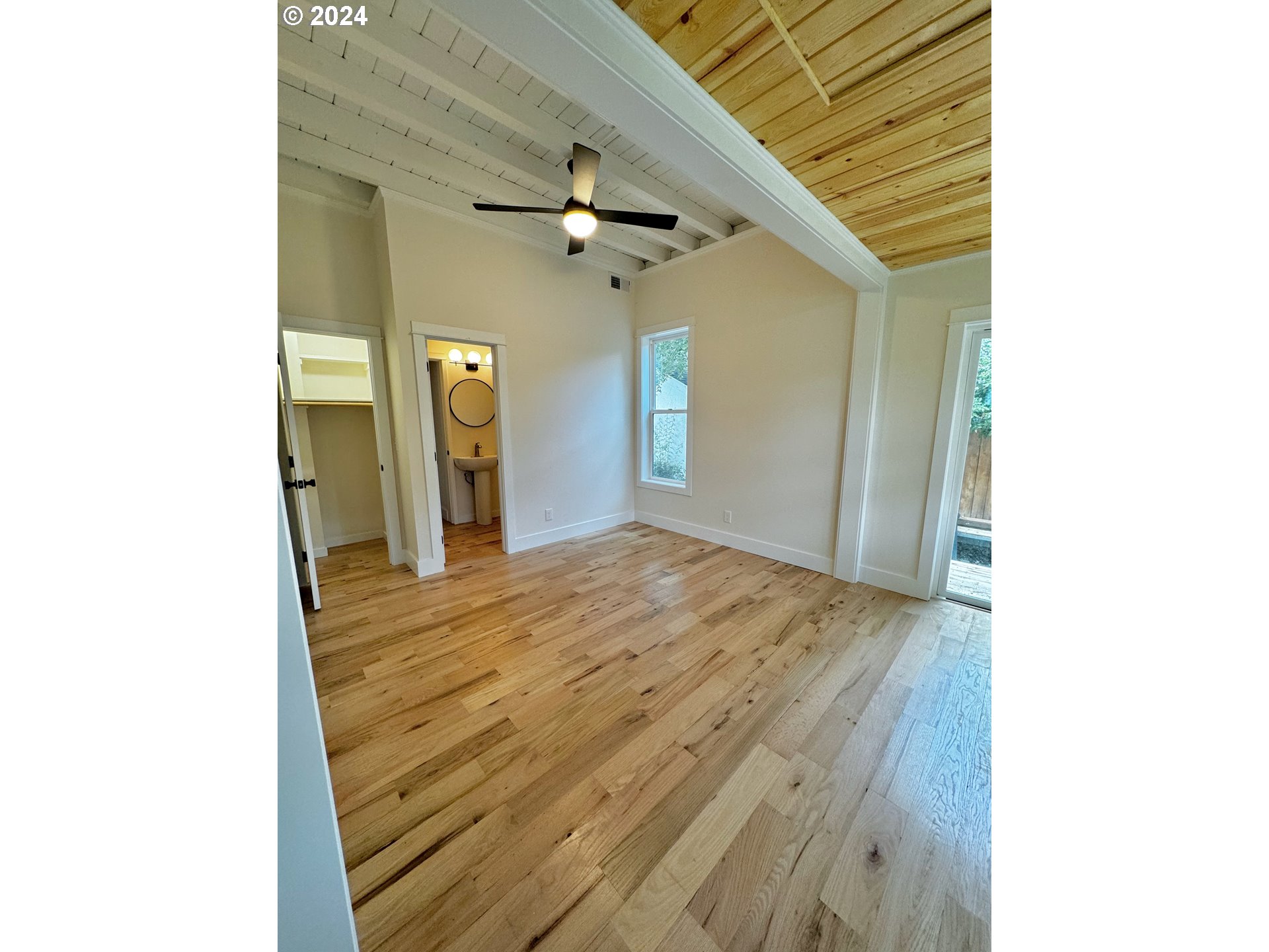 2231 3rd St Property Photo 5