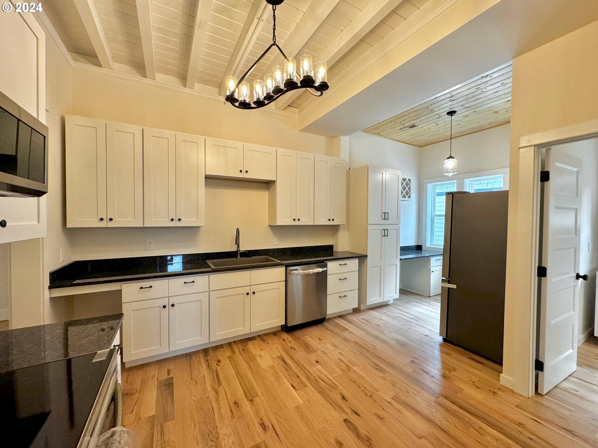 2231 3rd St Property Photo 20