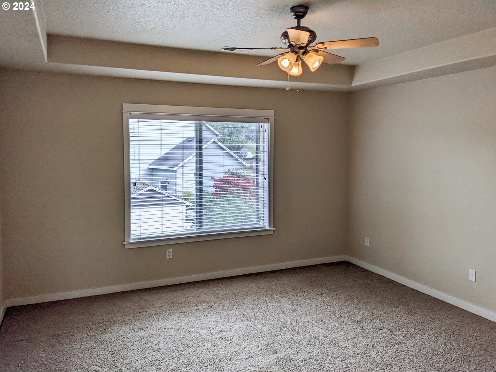 7610 Maebelle Ln Ne Property Photo 5