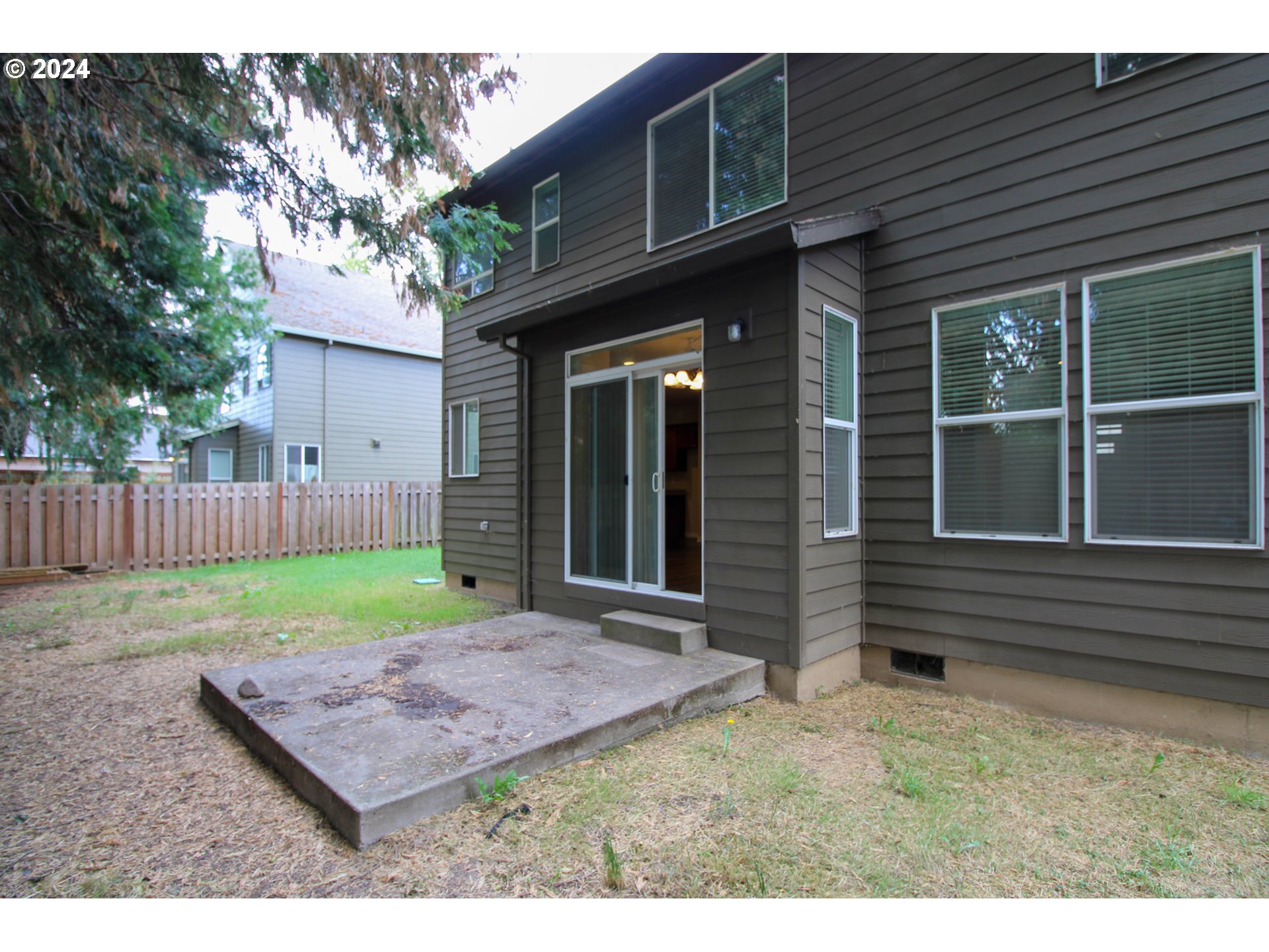 7610 Maebelle Ln Ne Property Photo 20