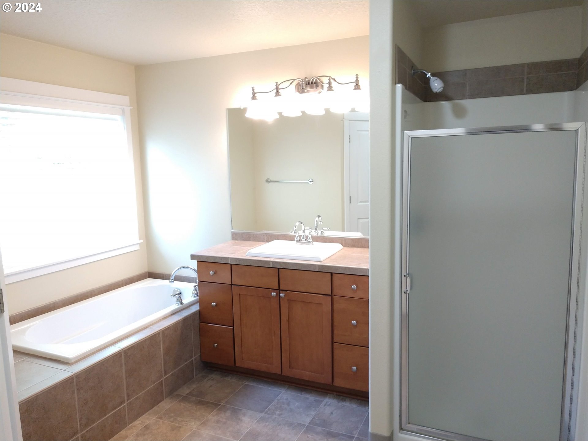 7610 Maebelle Ln Ne Property Photo 25