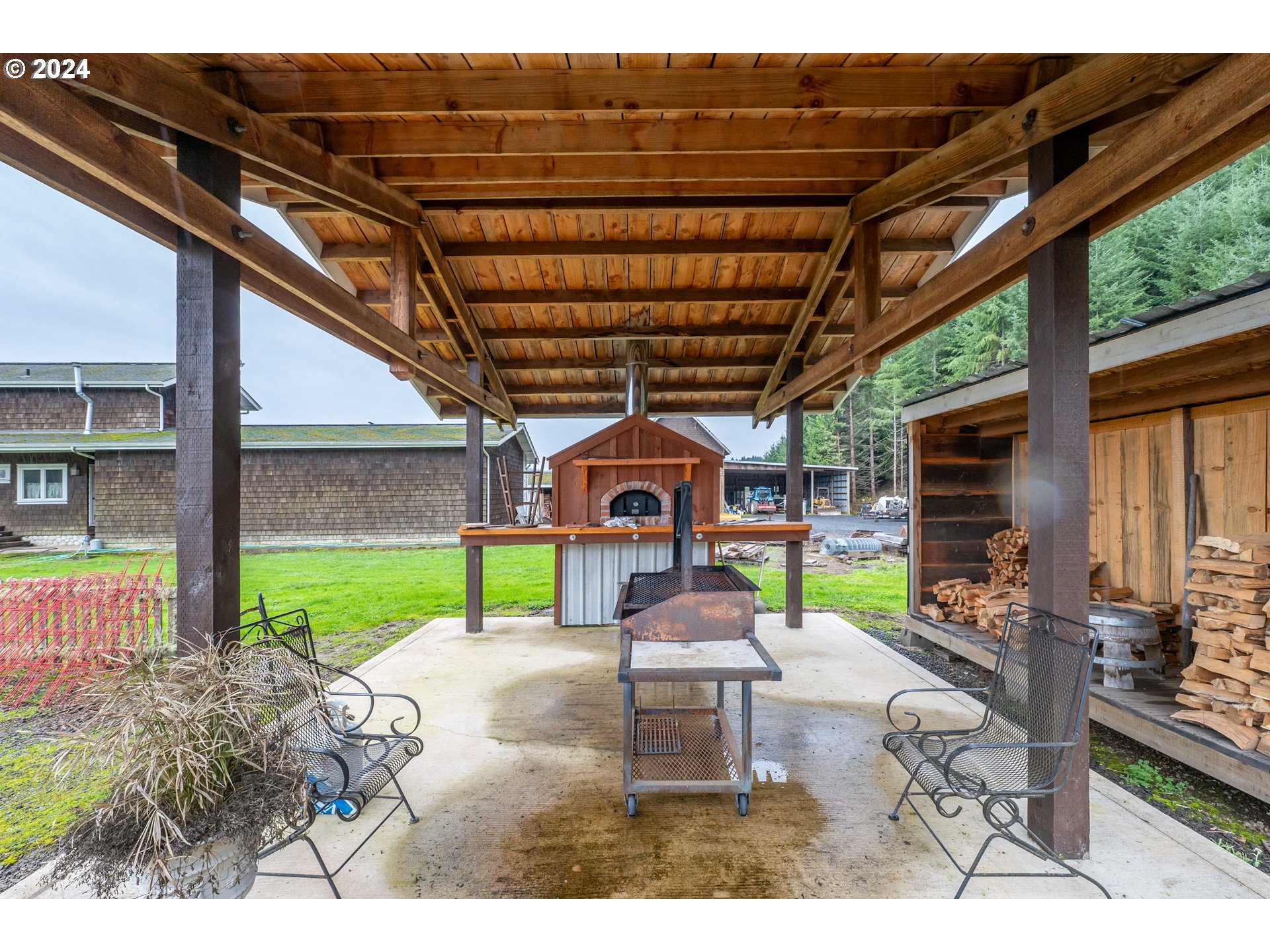 841 Skelly Rd Property Photo 28
