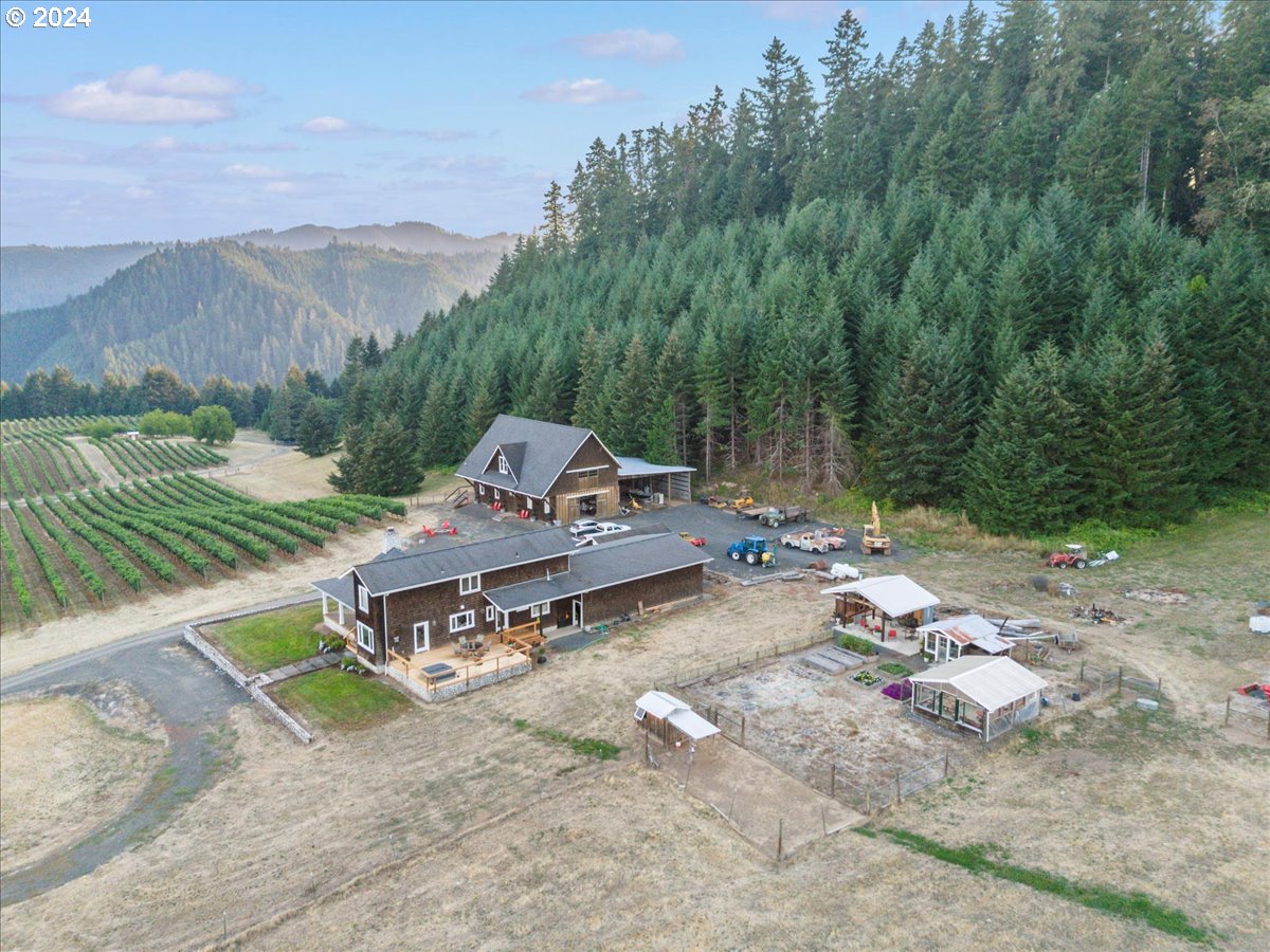 841 Skelly Rd Property Photo 32