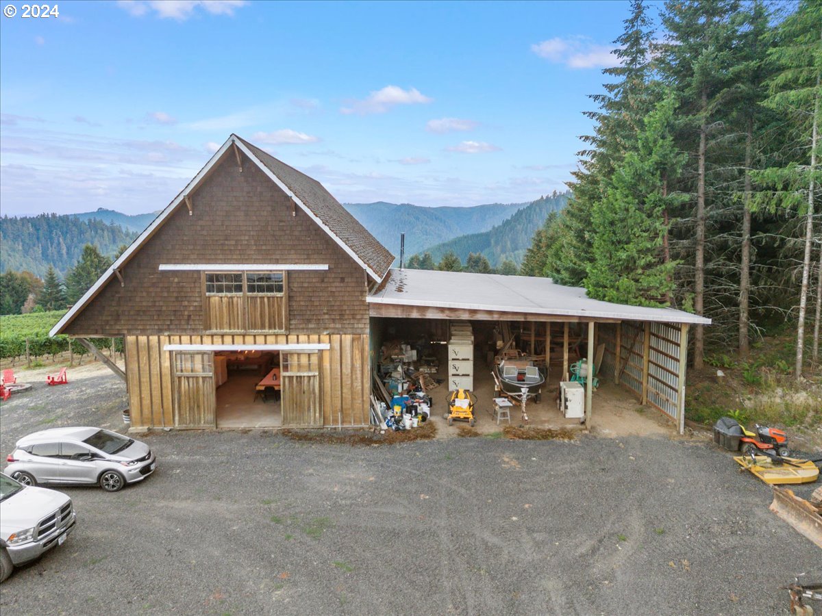841 Skelly Rd Property Photo 33