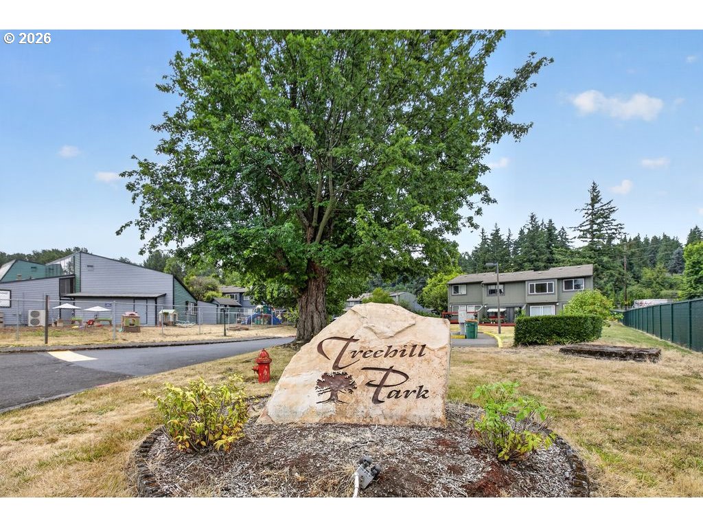 24002 Ne Treehill Dr Property Photo 3