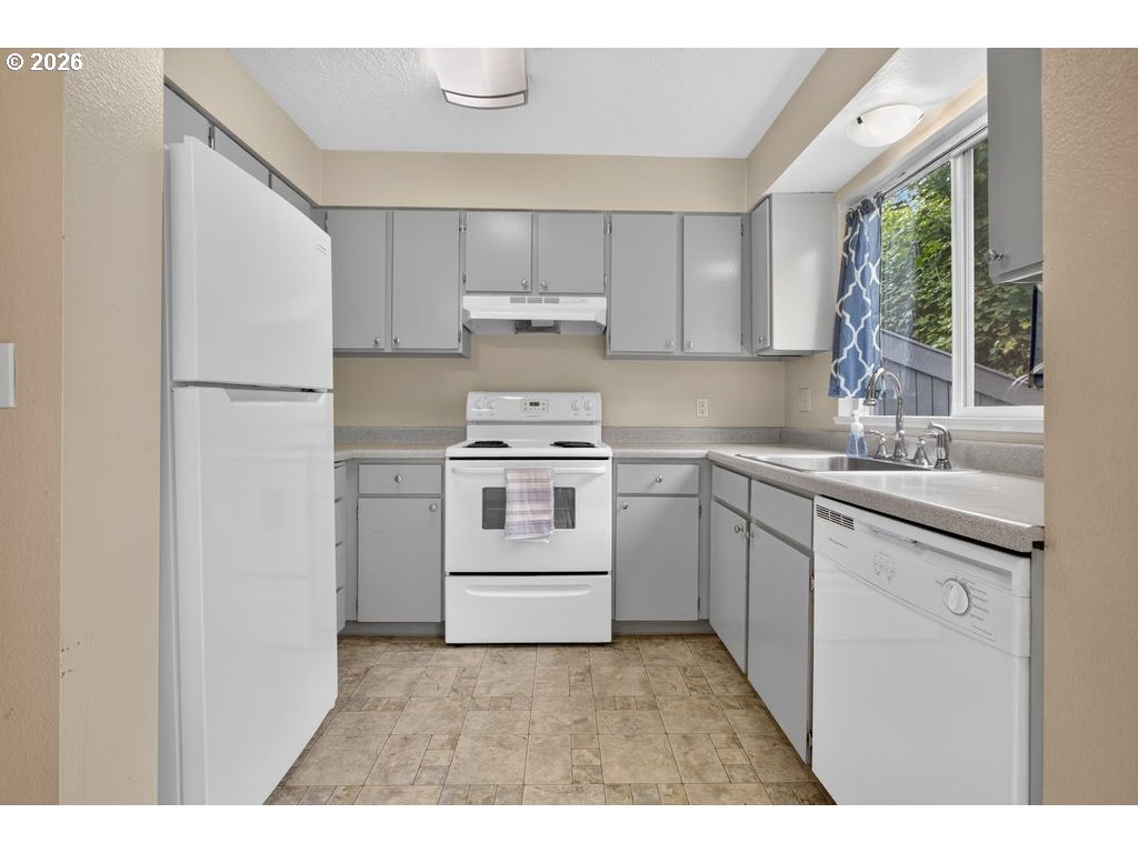 24002 Ne Treehill Dr Property Photo 15