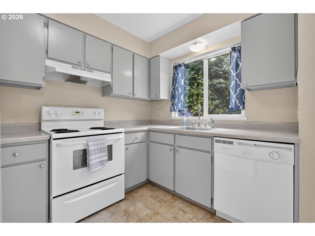 24002 Ne Treehill Dr Property Photo 17