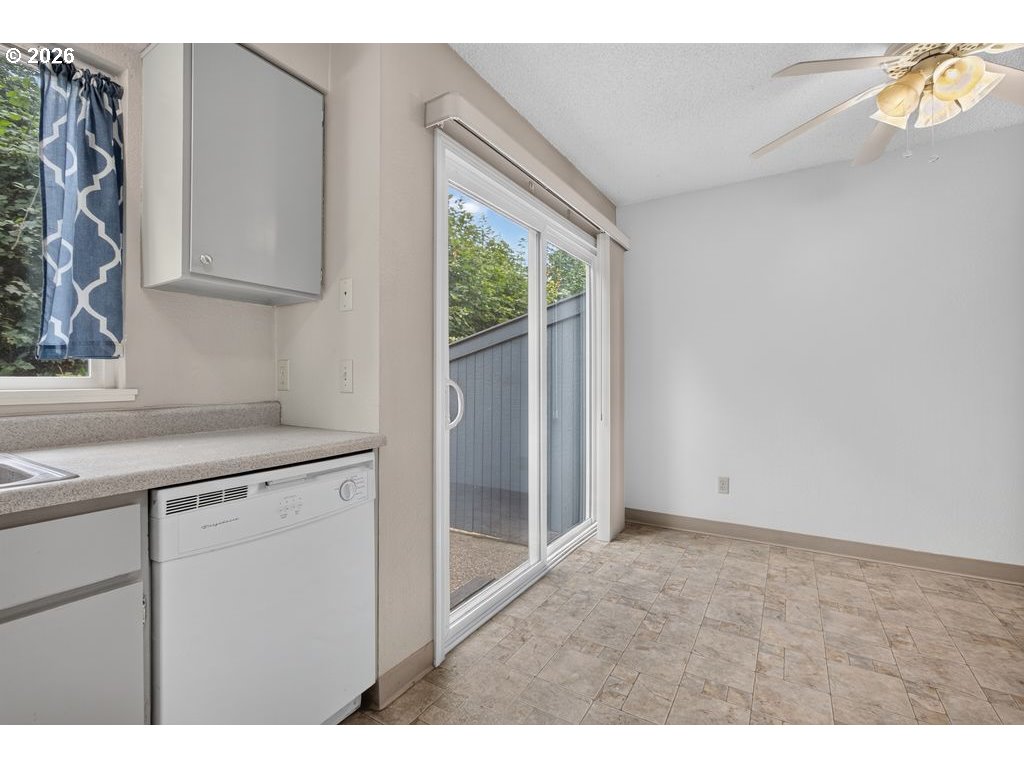 24002 Ne Treehill Dr Property Photo 18