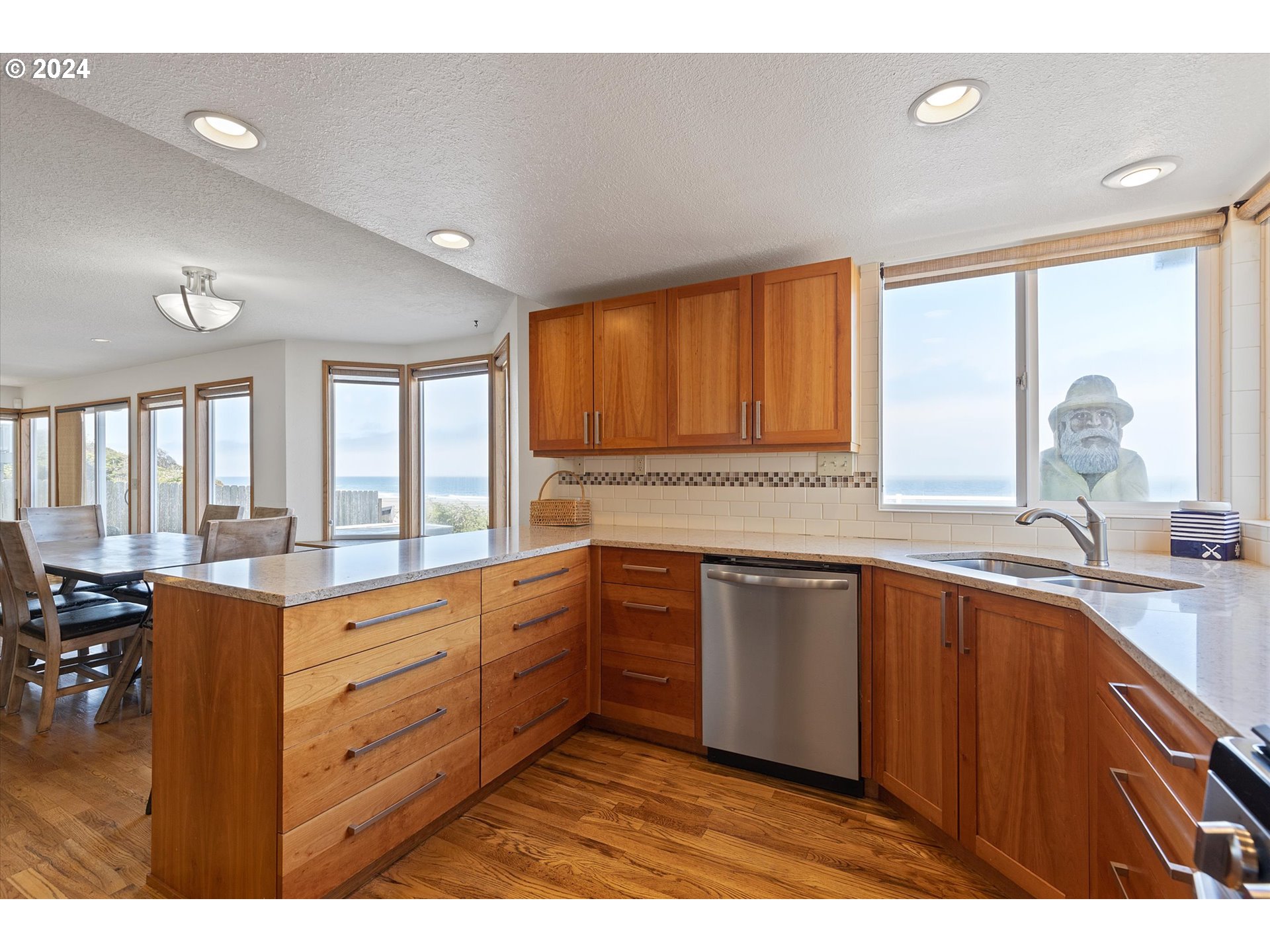 5771 Nw Jetty Ave Property Photo 4