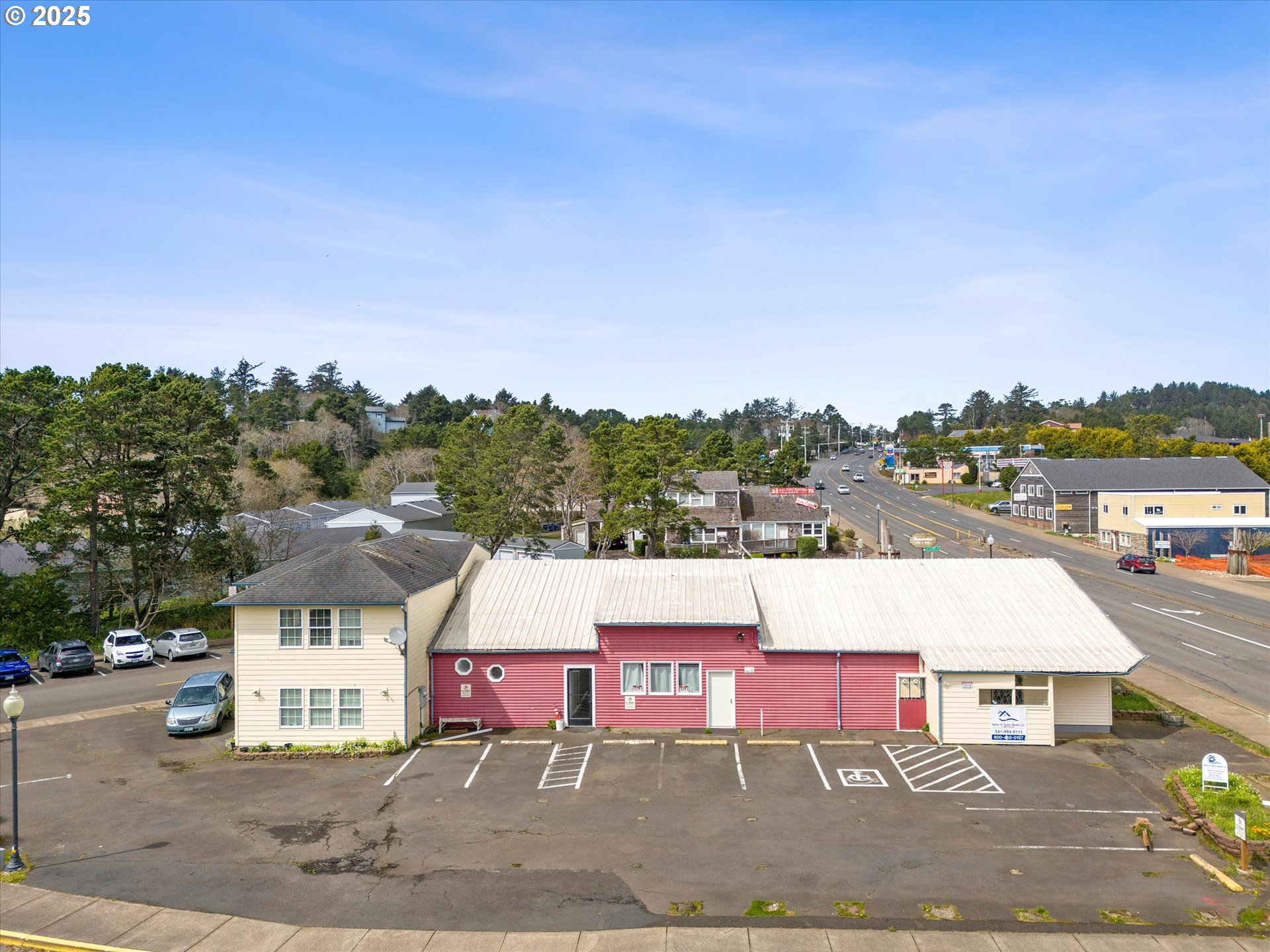 4787 Sw Highway 101 Property Photo 1