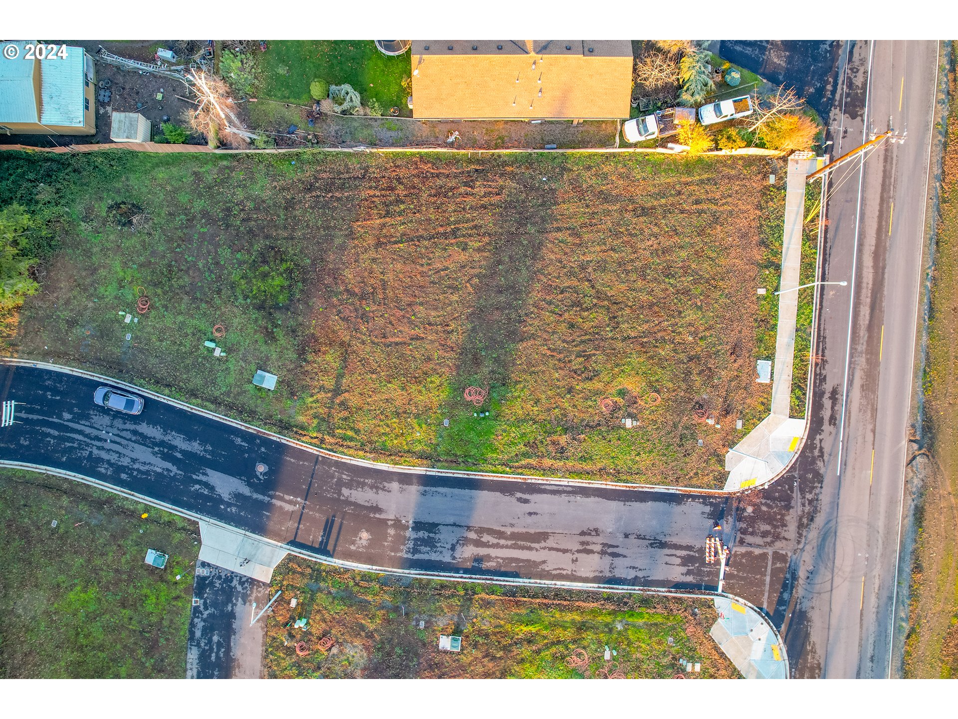 1551 -1593 Barn St Property Photo 1