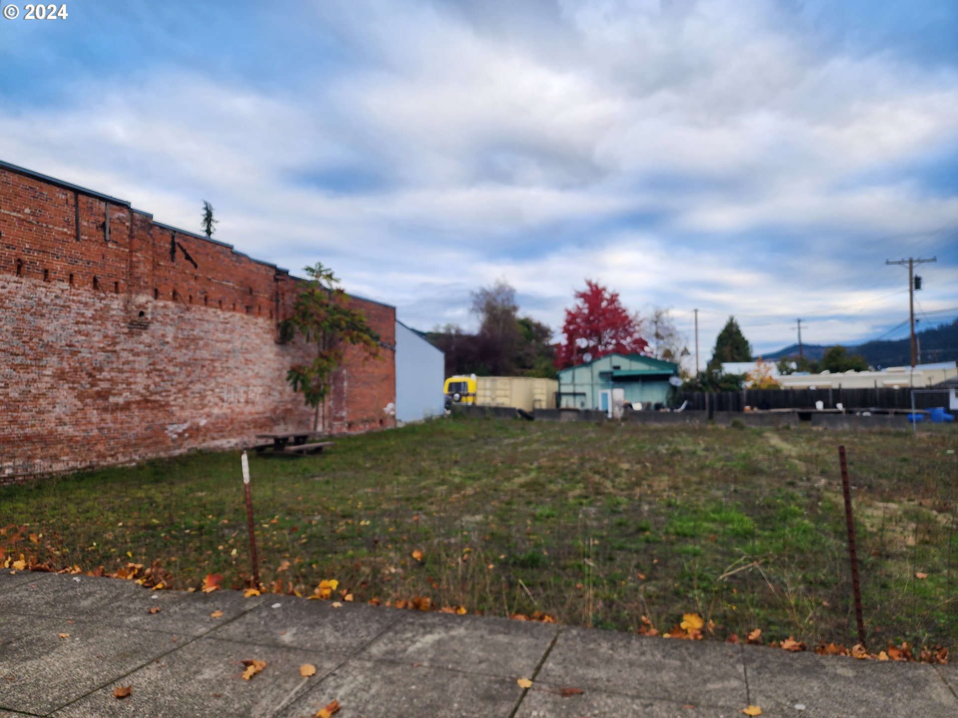 173 Main St Property Photo 2