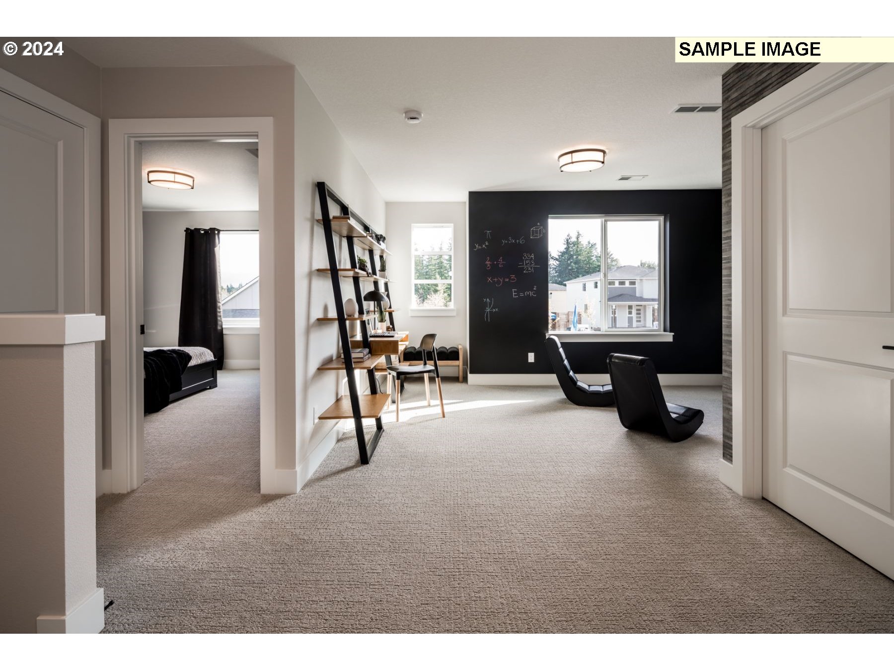 2158 S River Rd Property Photo 17