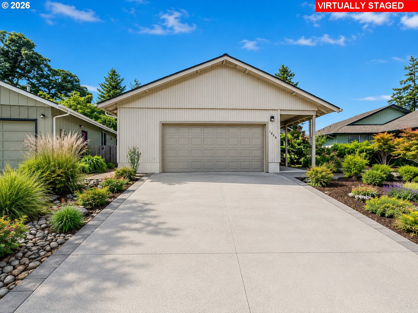 1886 WOODSTOCK CIR Property Photo 1