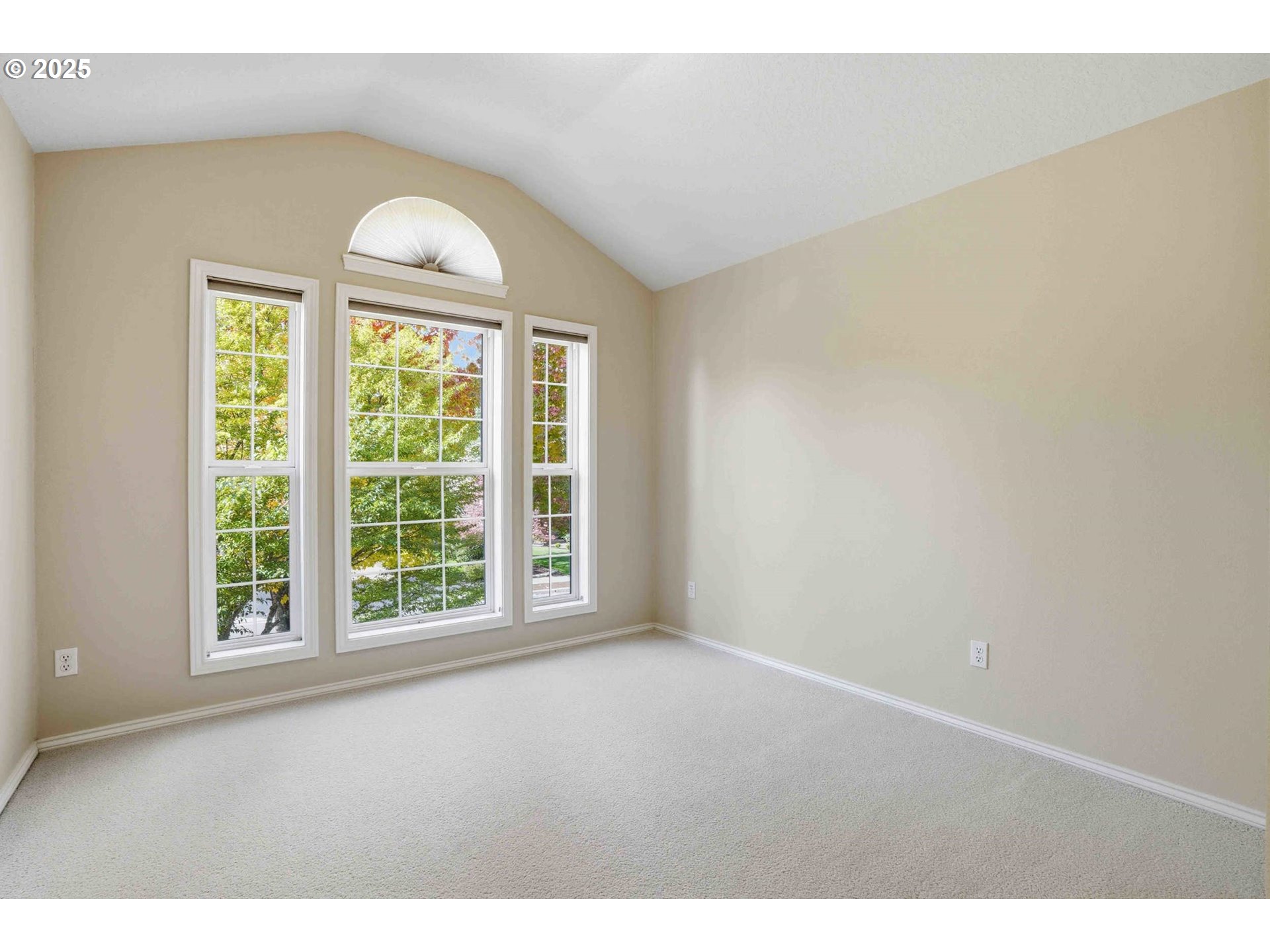 11060 Sw Byrom Ter Property Photo 24