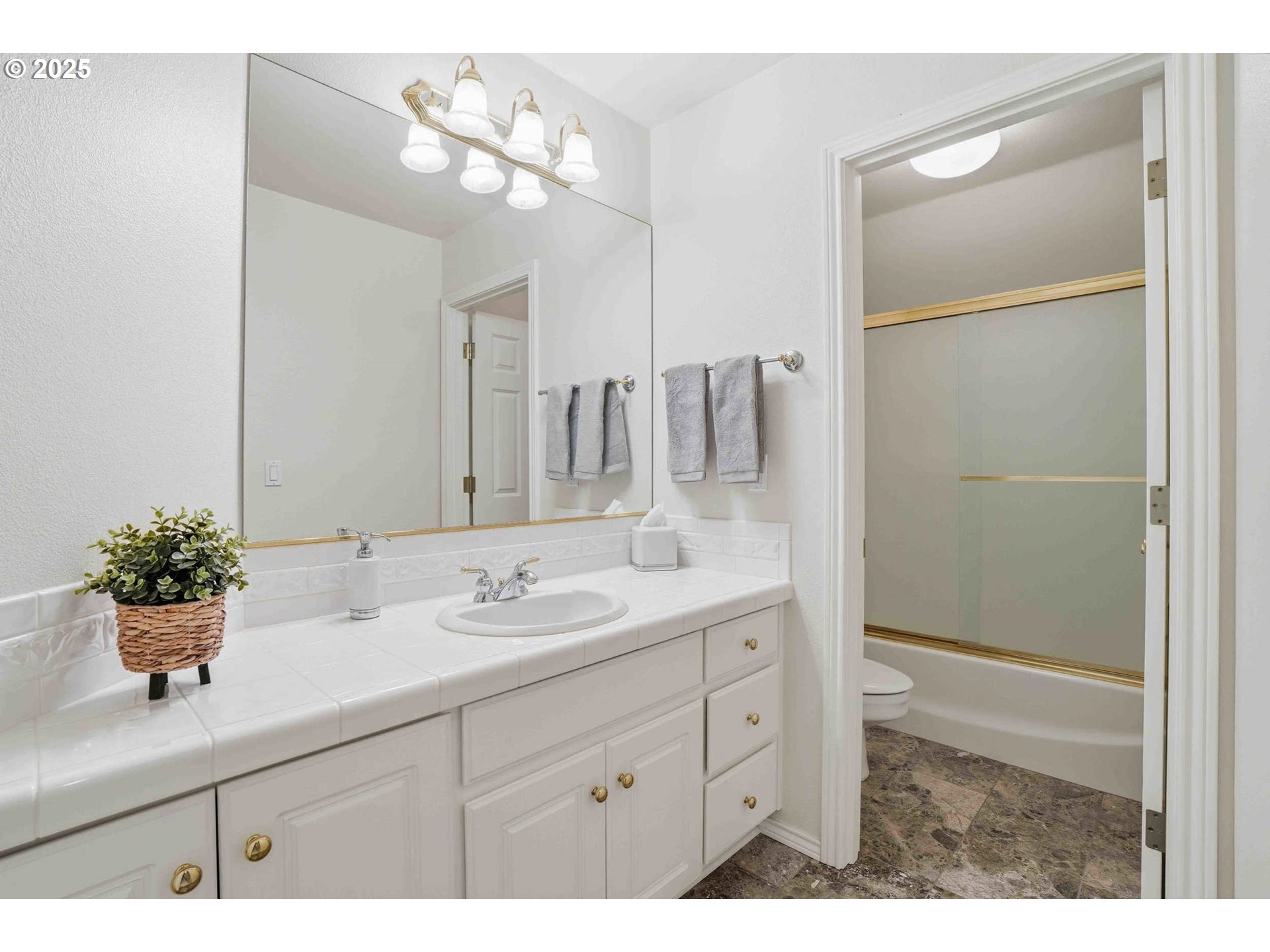 11060 Sw Byrom Ter Property Photo 25