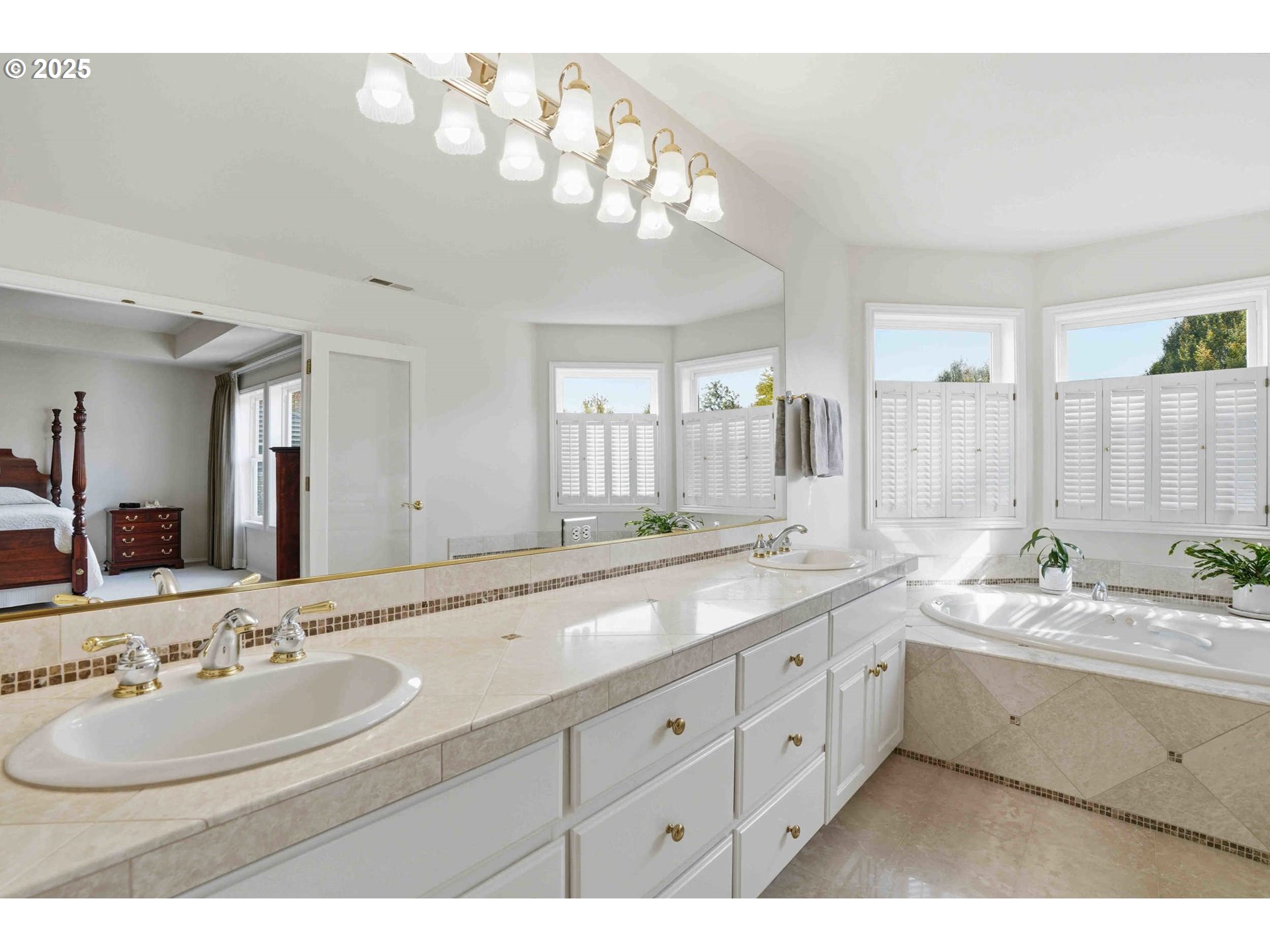 11060 Sw Byrom Ter Property Photo 32