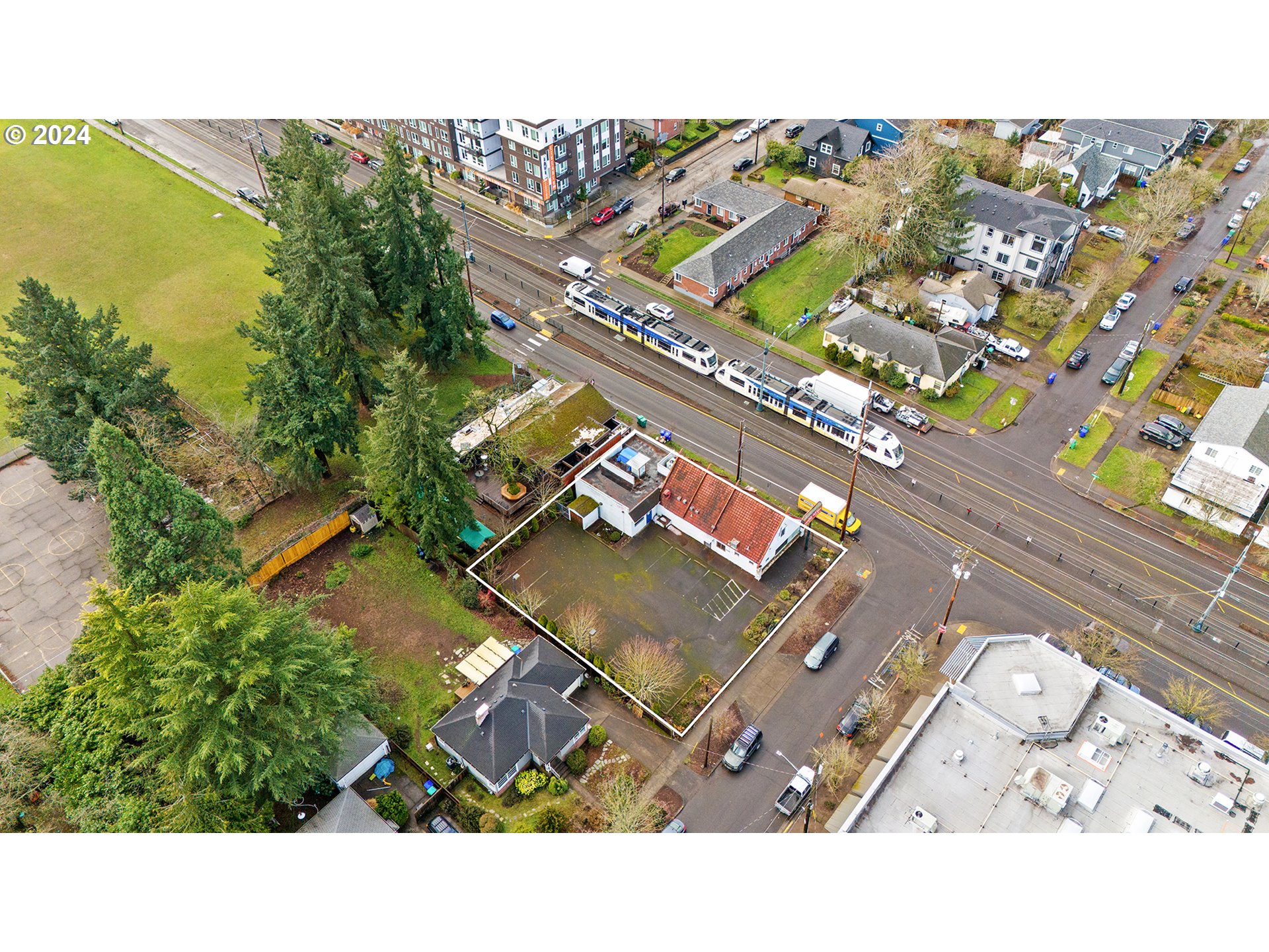 6228 N Interstate Ave Property Photo 1