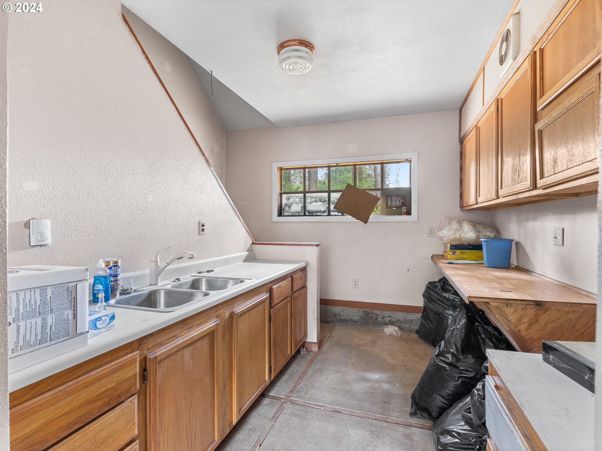 16061 Waluga Dr Property Photo 10