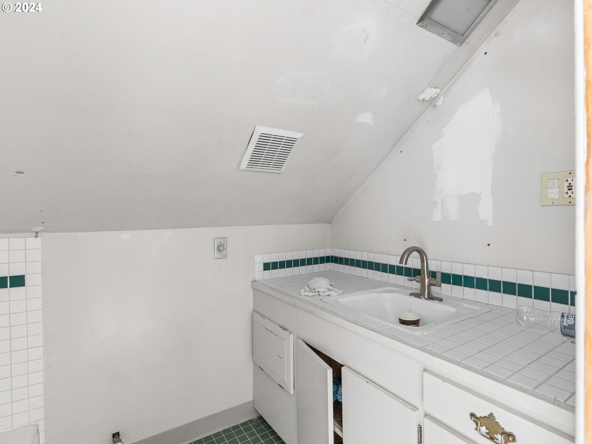 16061 Waluga Dr Property Photo 13