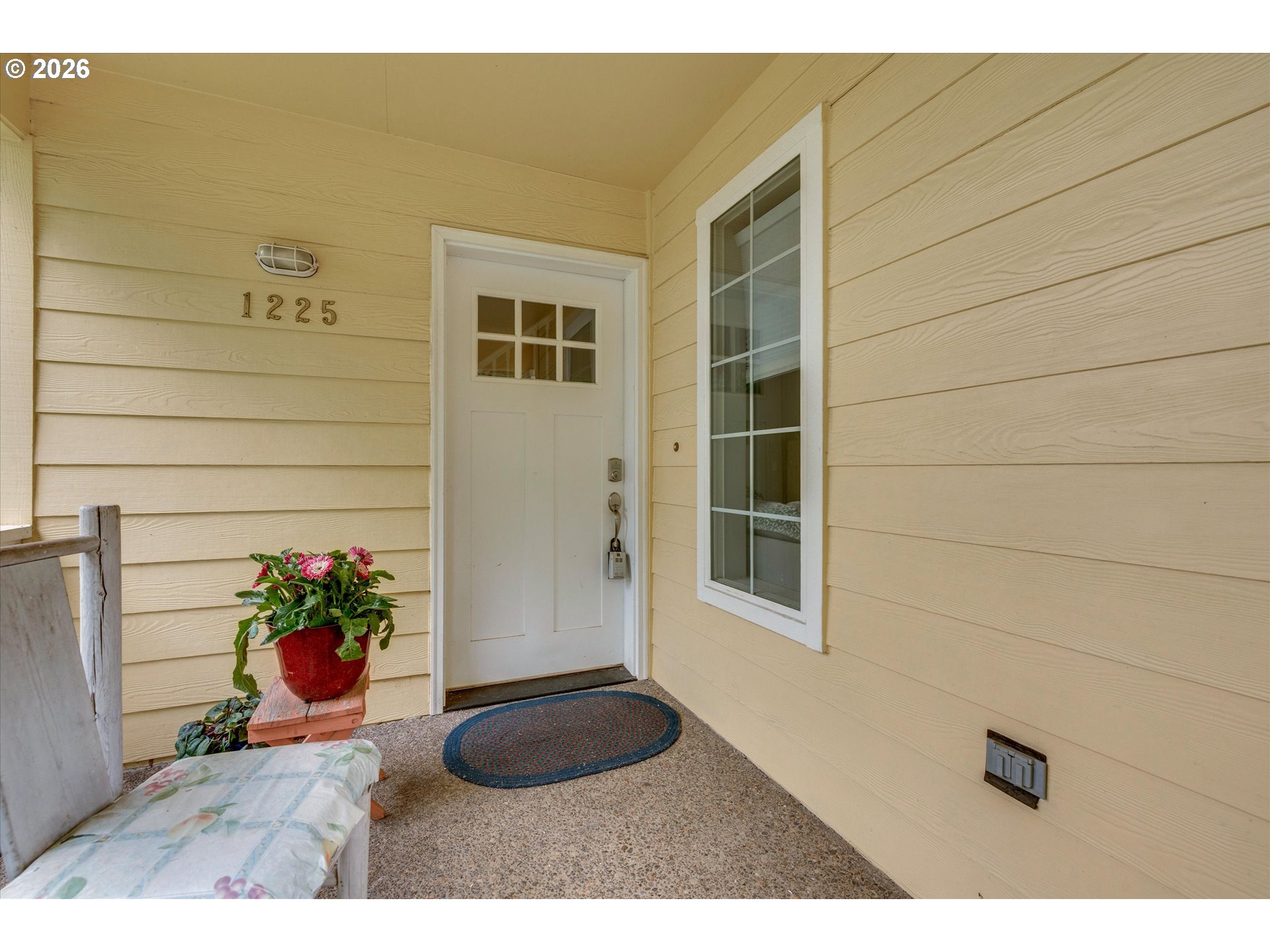 1225 E Foothills Dr Property Photo 2