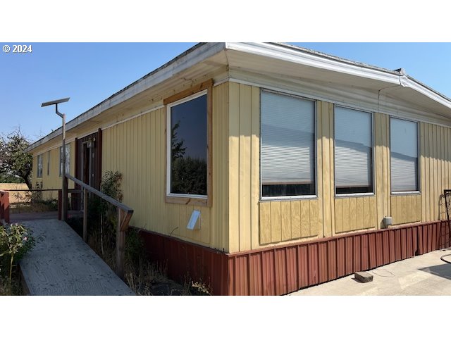 76398 E Highway 730 Property Photo 2