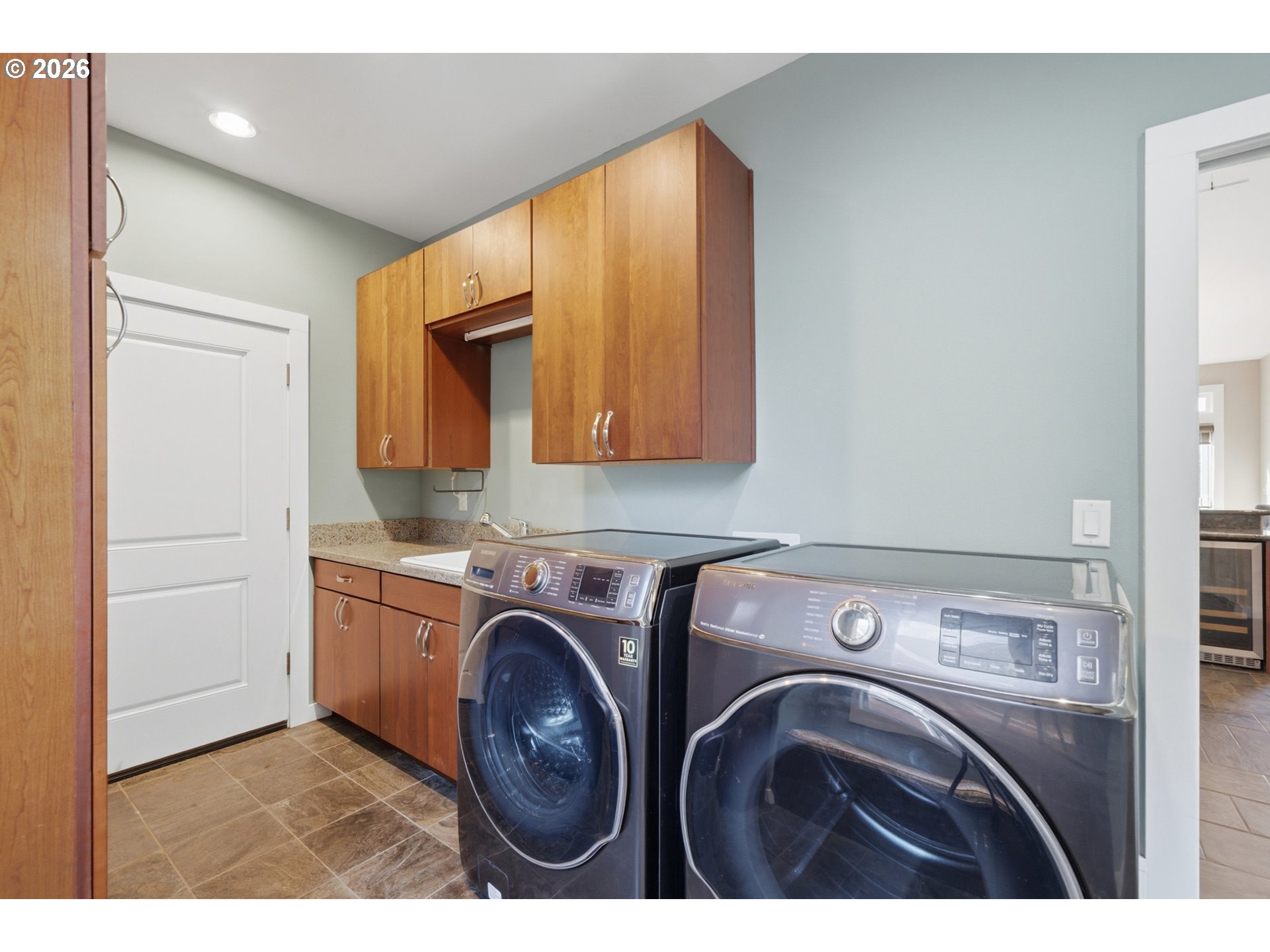 1125 Phelps St Property Photo 24