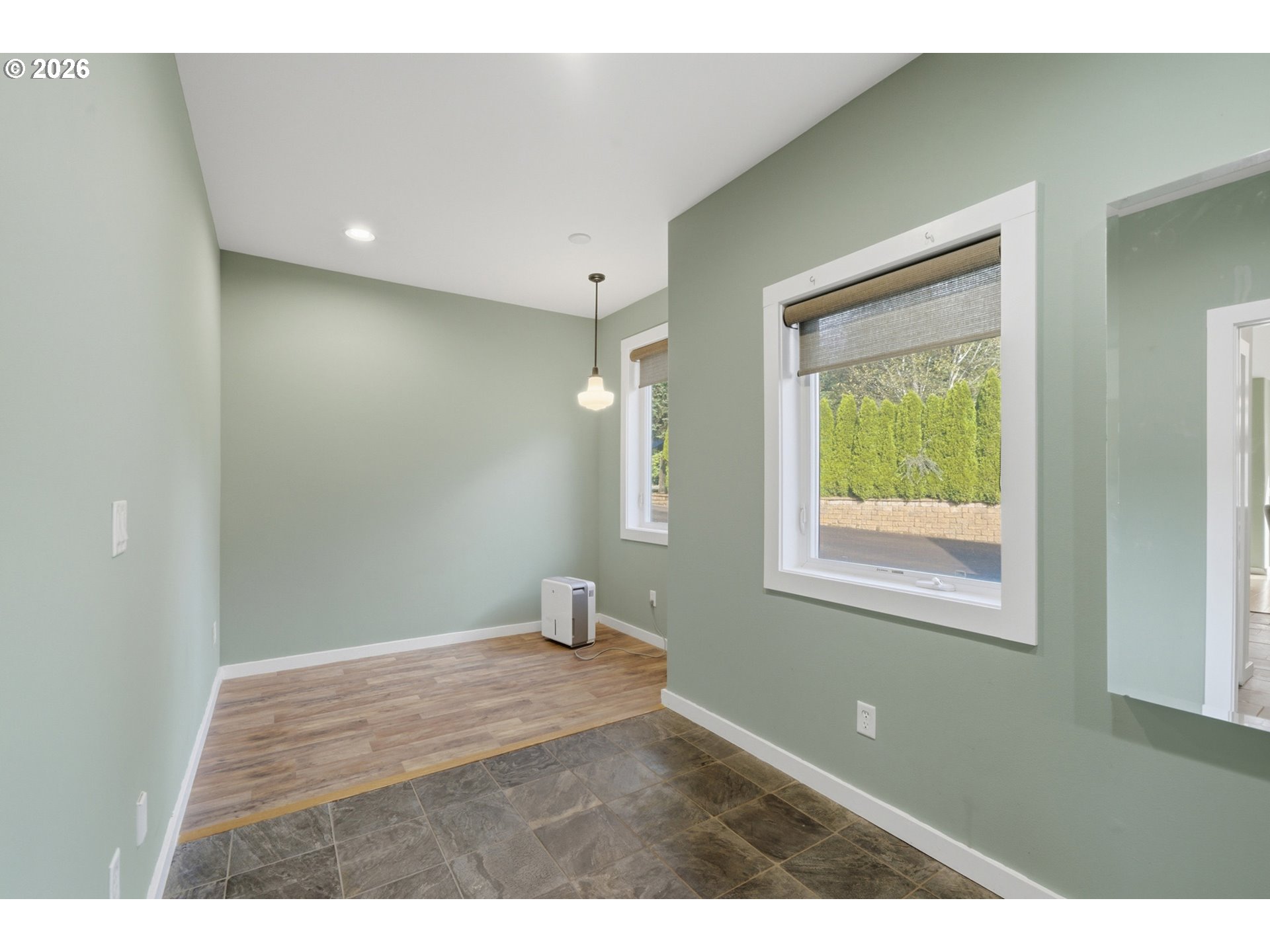 1125 Phelps St Property Photo 25