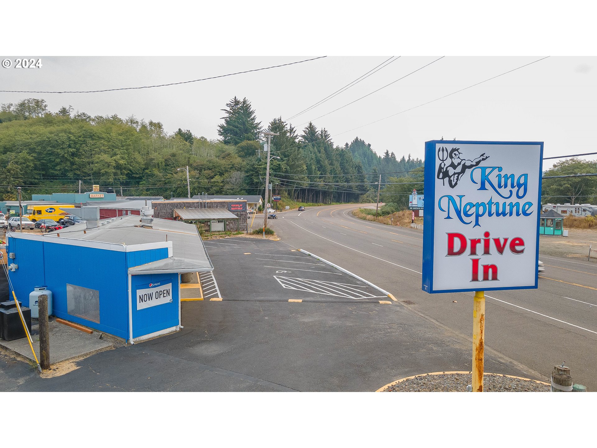 75310 Us Highway 101 Property Photo 1