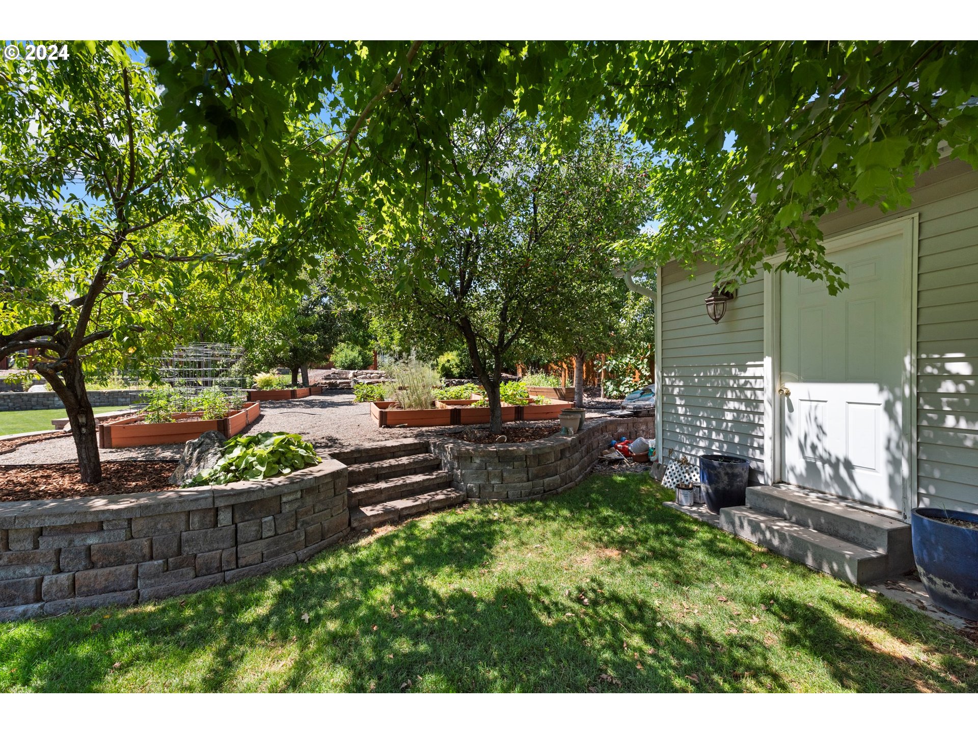 915 Petry Ln Property Photo 8