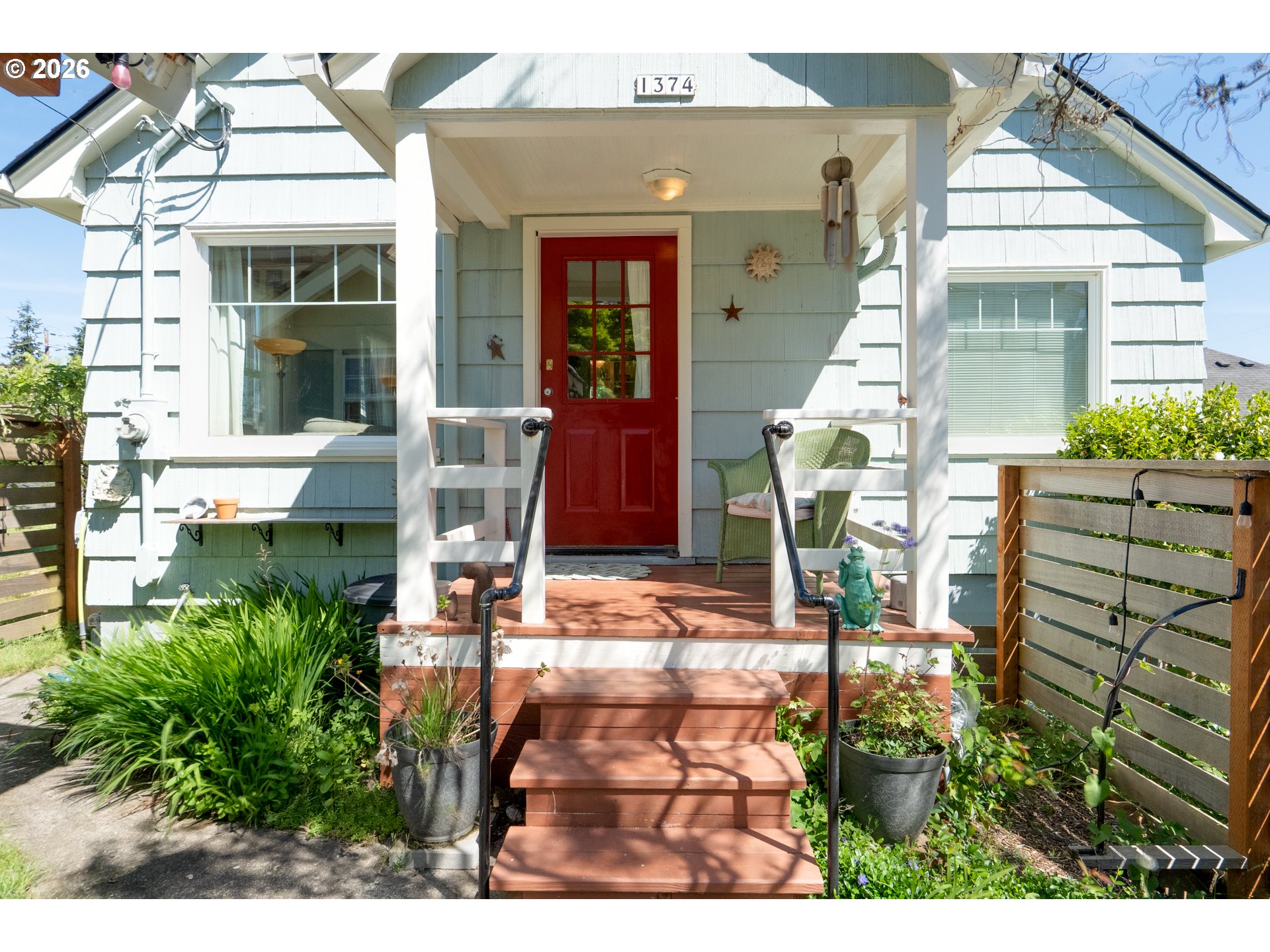 1374 Parker Pl Property Photo 2