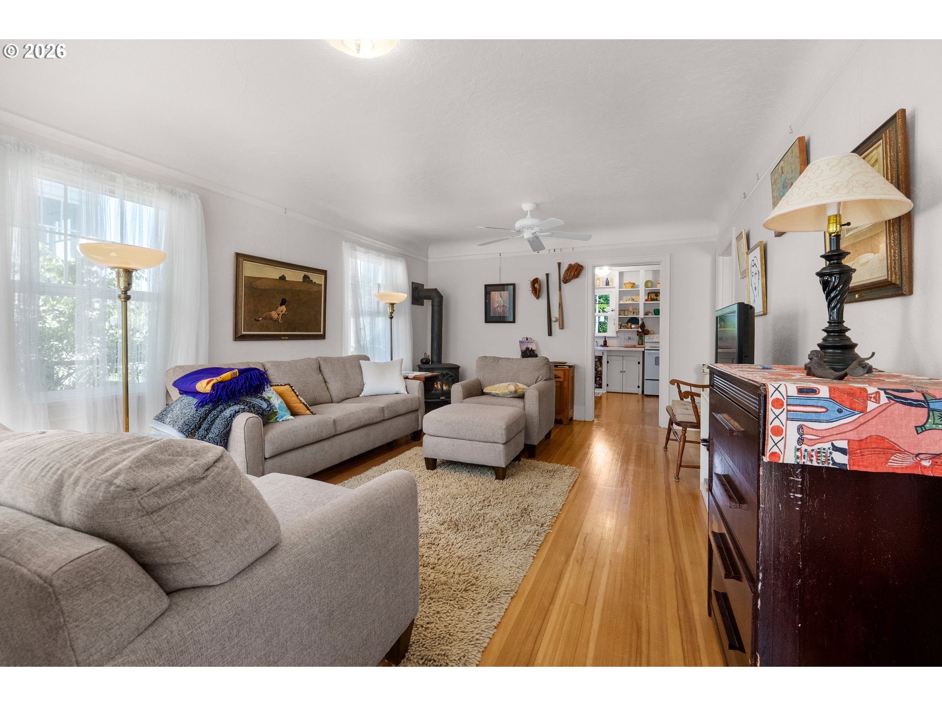 1374 Parker Pl Property Photo 4