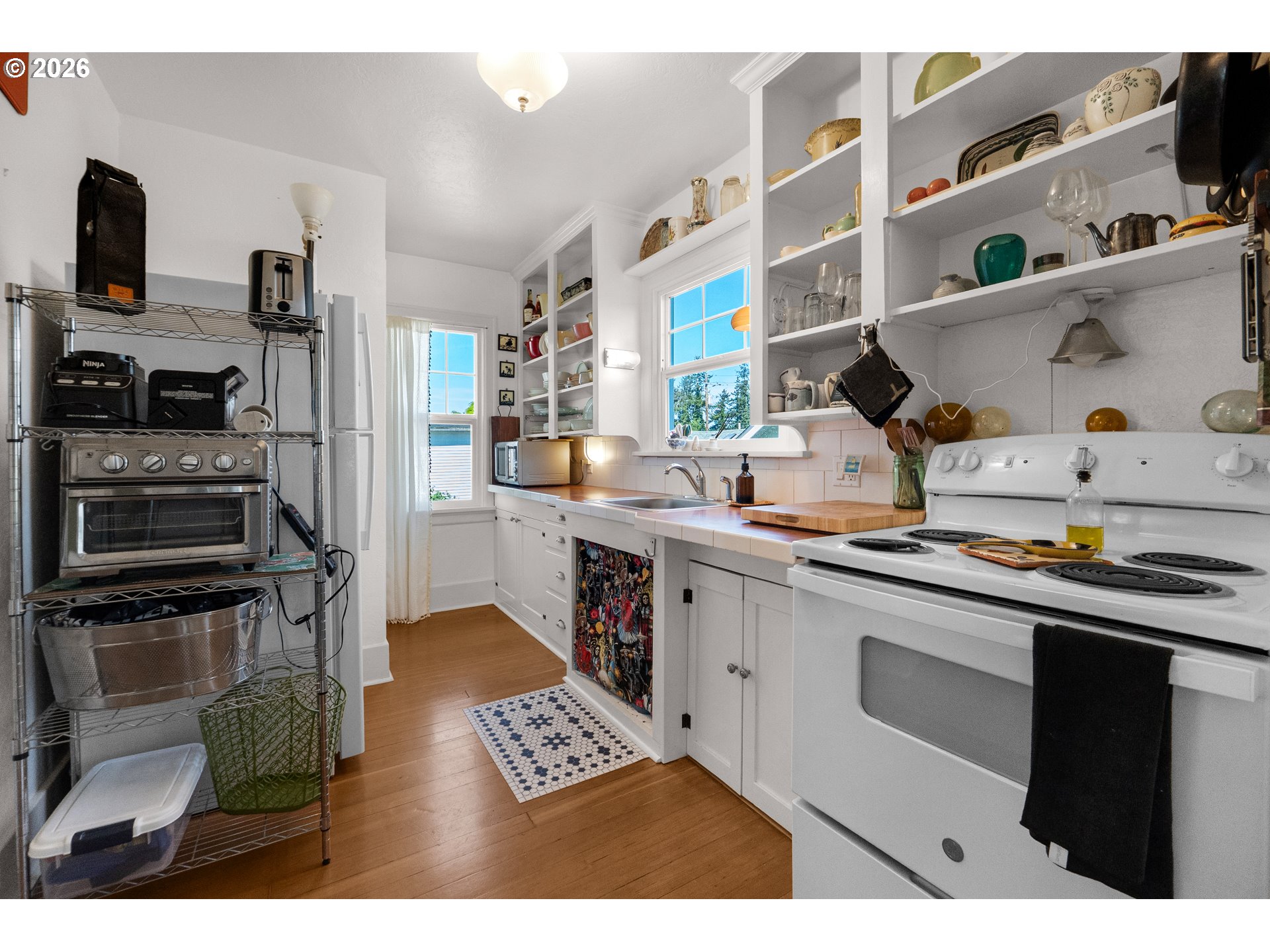 1374 Parker Pl Property Photo 10