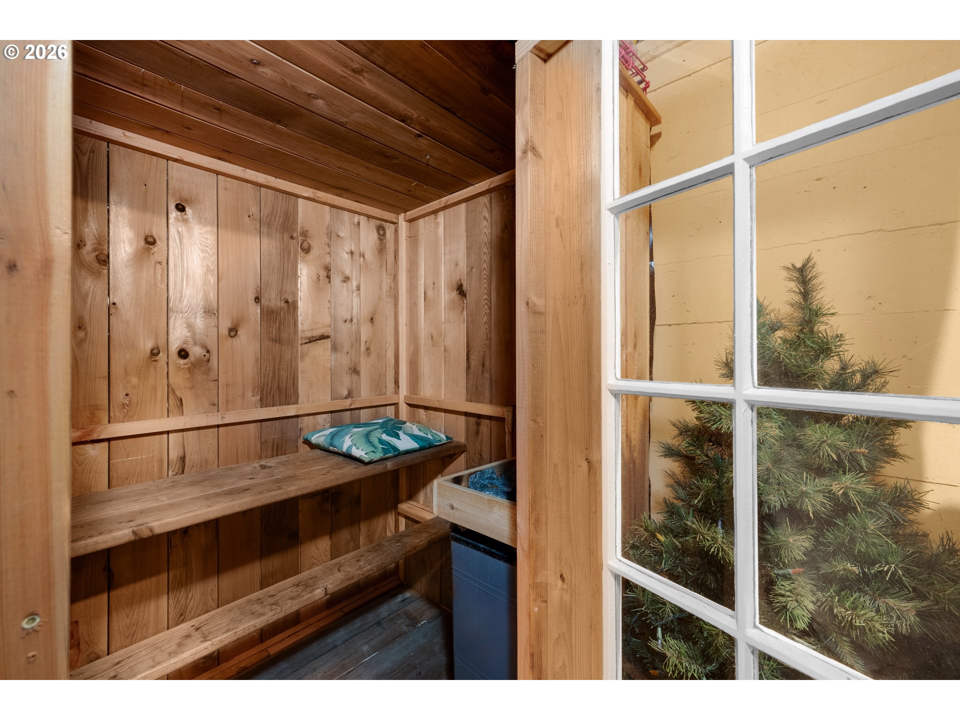 1374 Parker Pl Property Photo 23