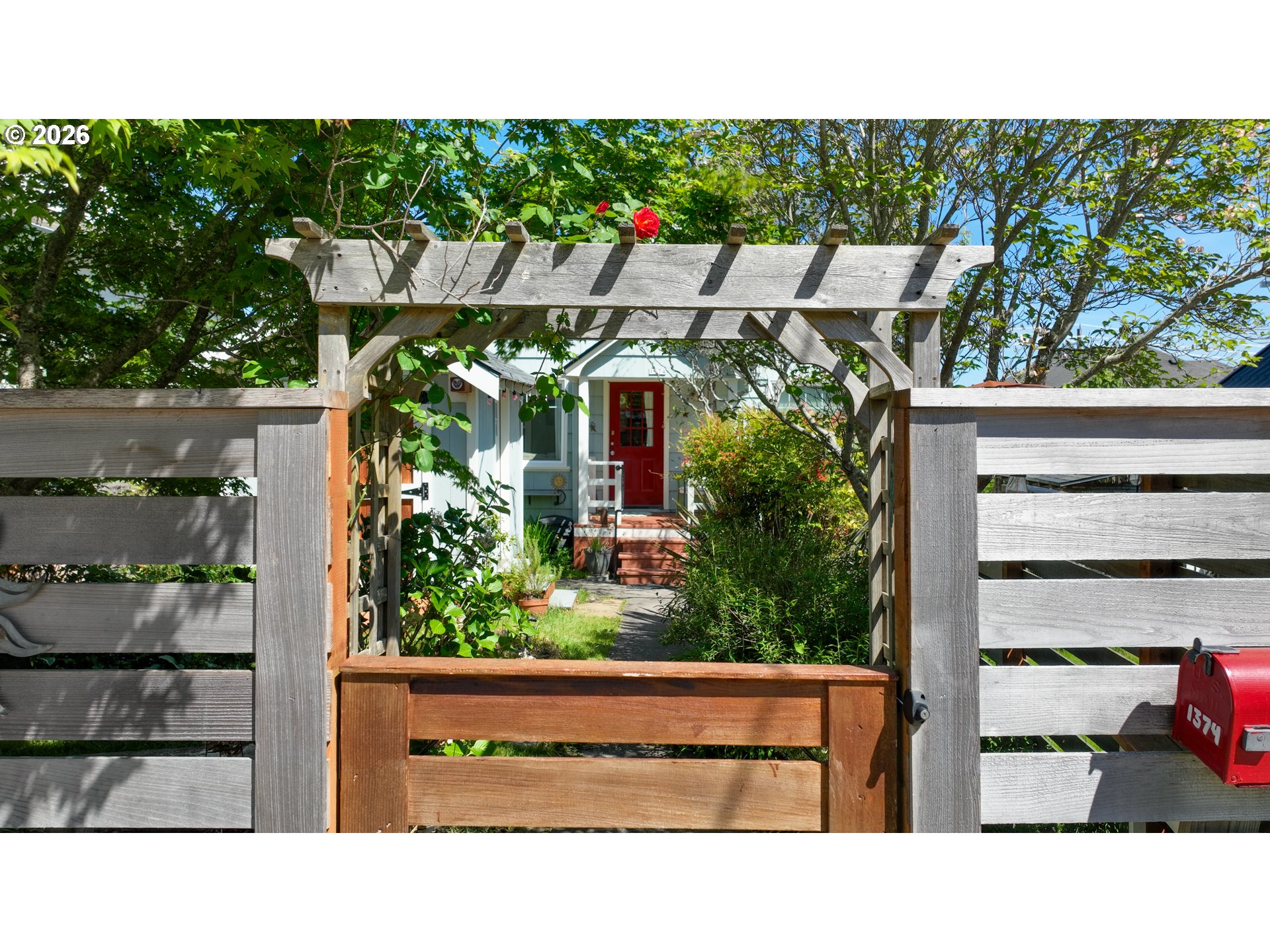 1374 Parker Pl Property Photo 28