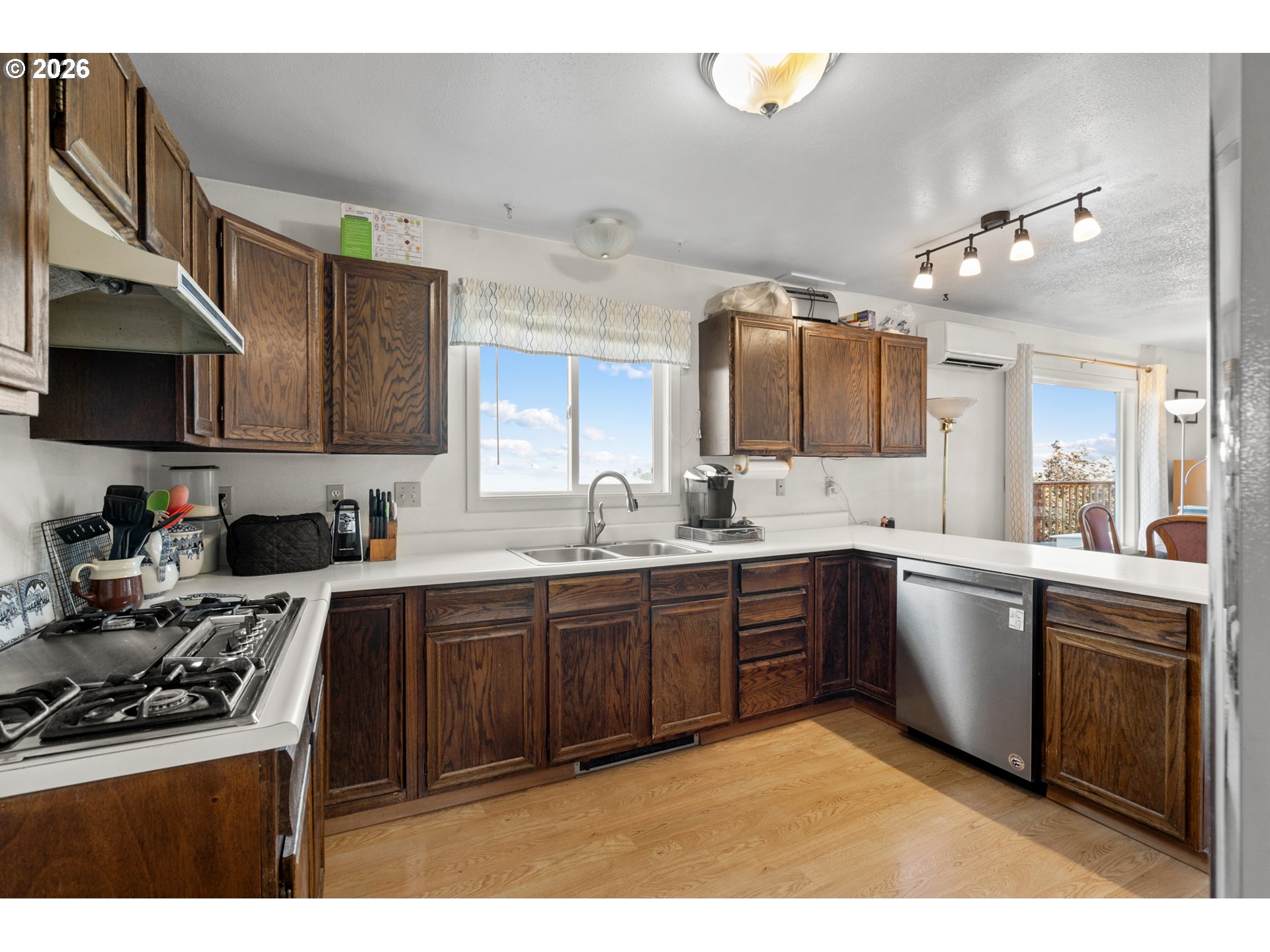 180 Rock St Property Photo 10