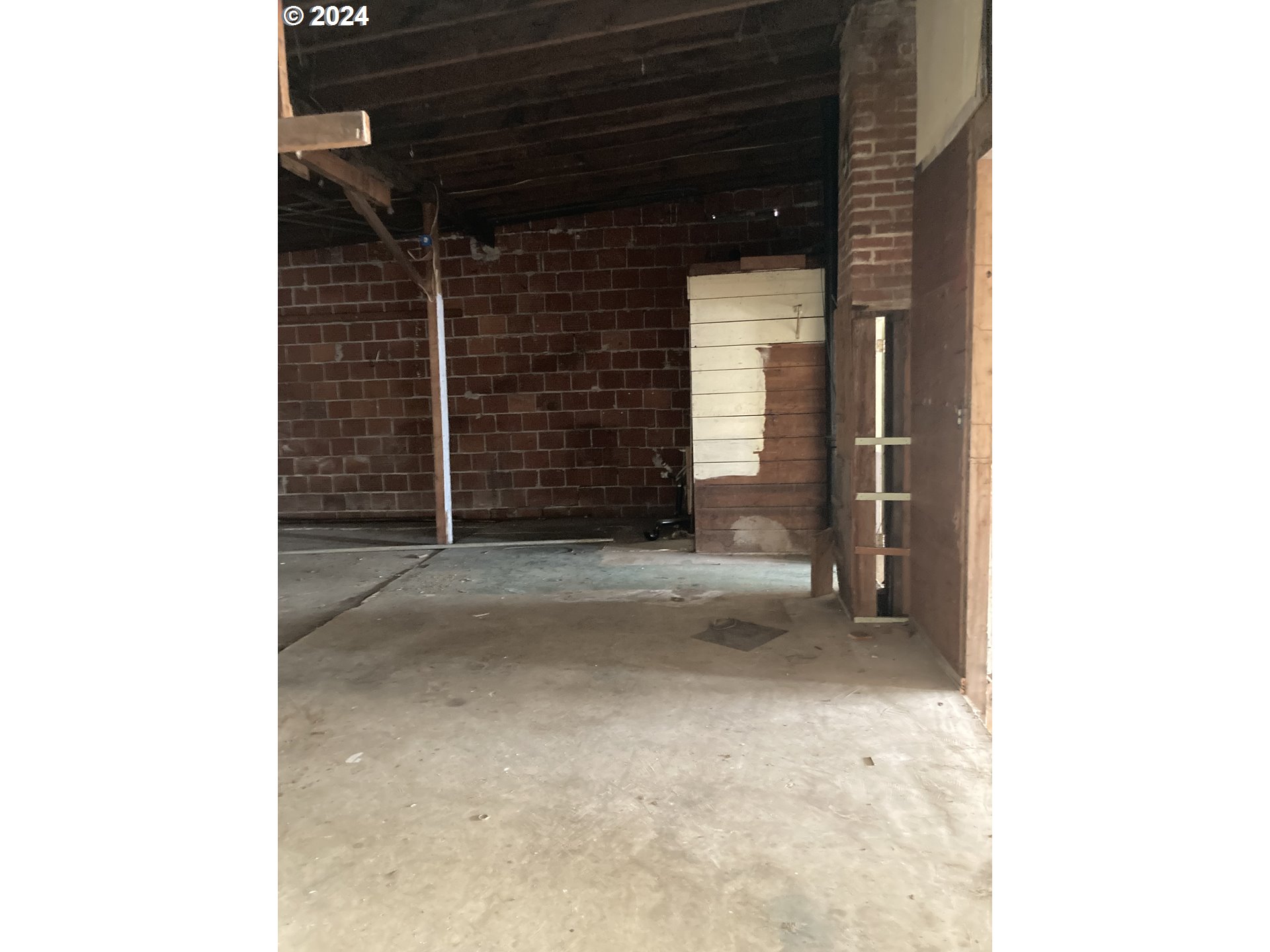 111 W Central Ave Property Photo 11