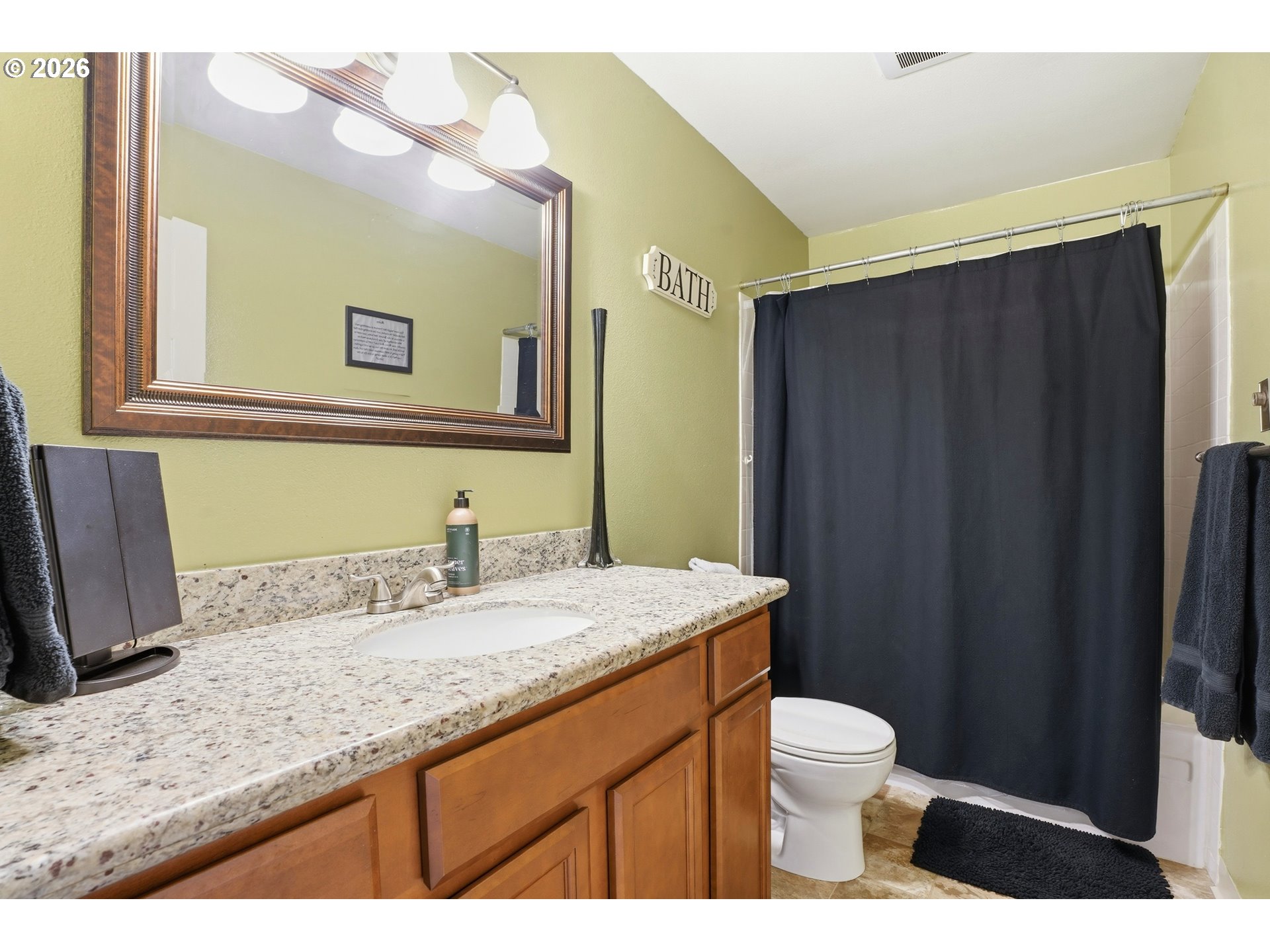 1830 Ne Hogan Dr Property Photo 22