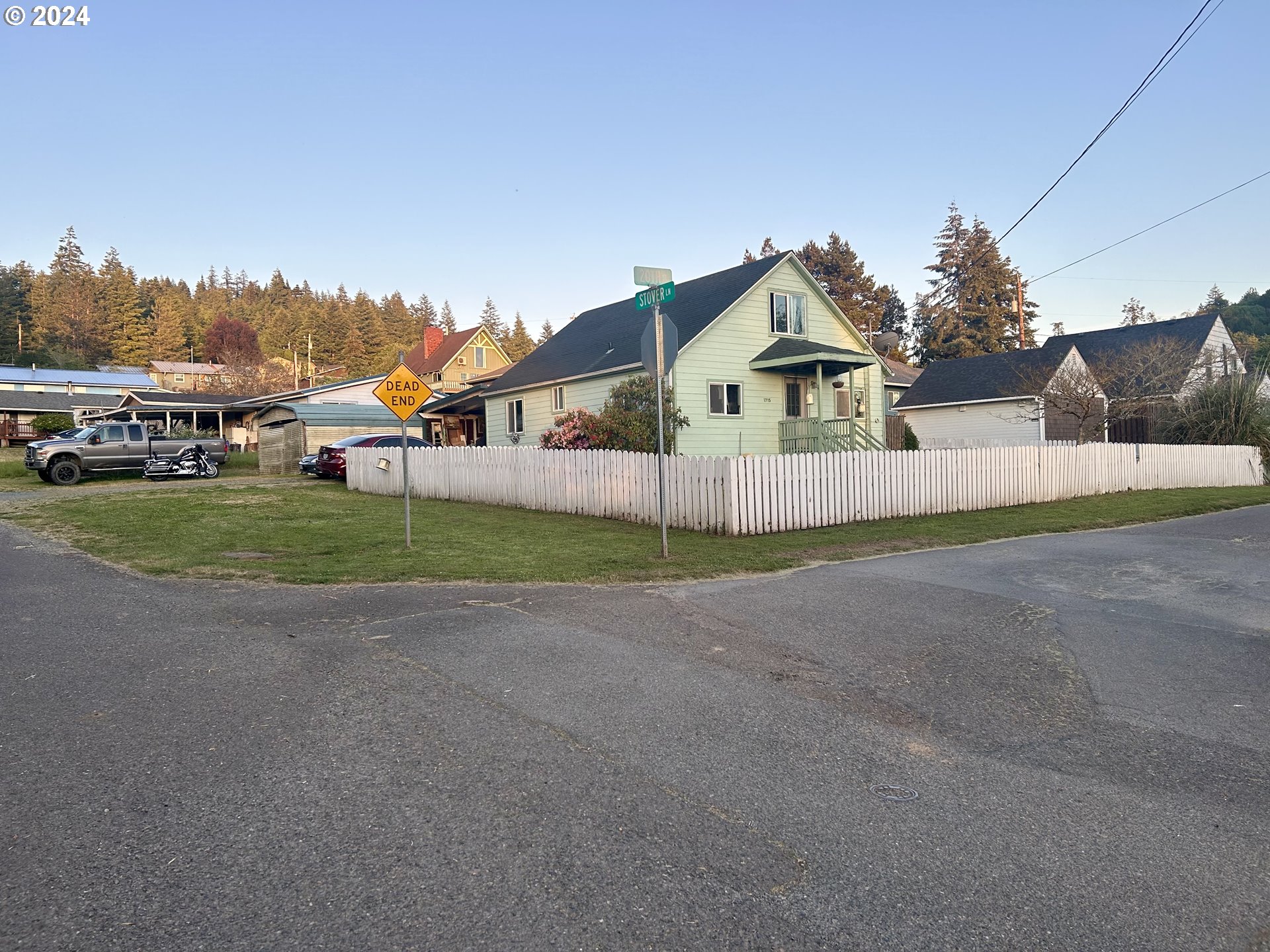 1715 20th St Property Photo 2