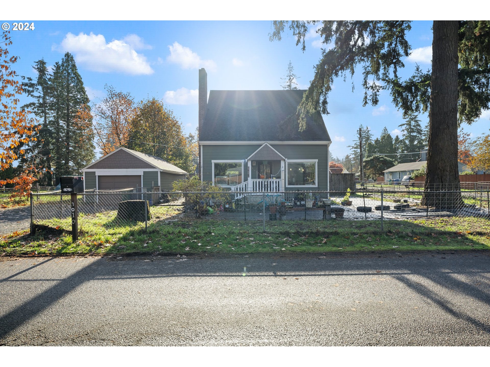 7010 Se Lamphier St Property Photo 1