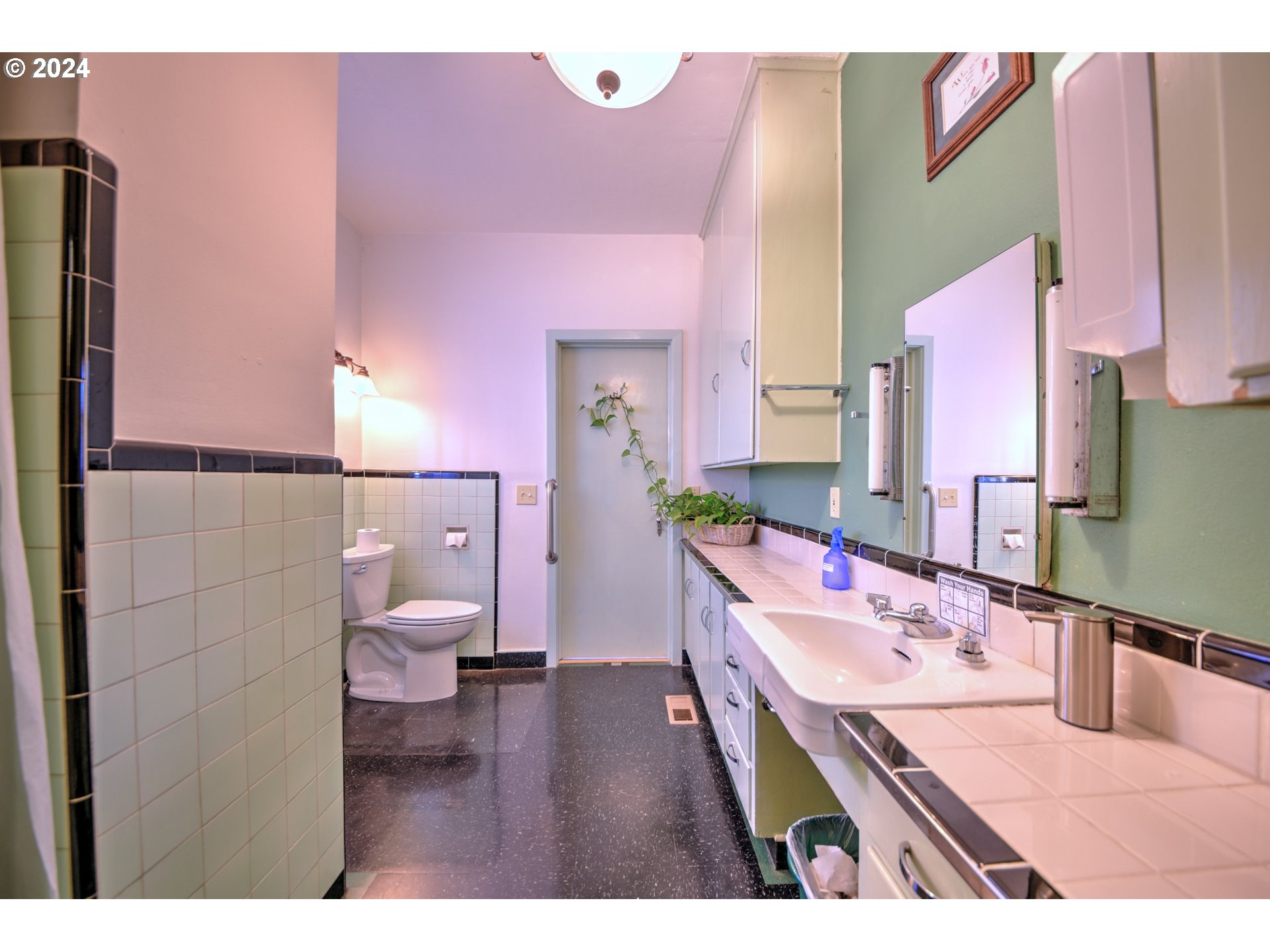 1034 Lawrence St Property Photo 16
