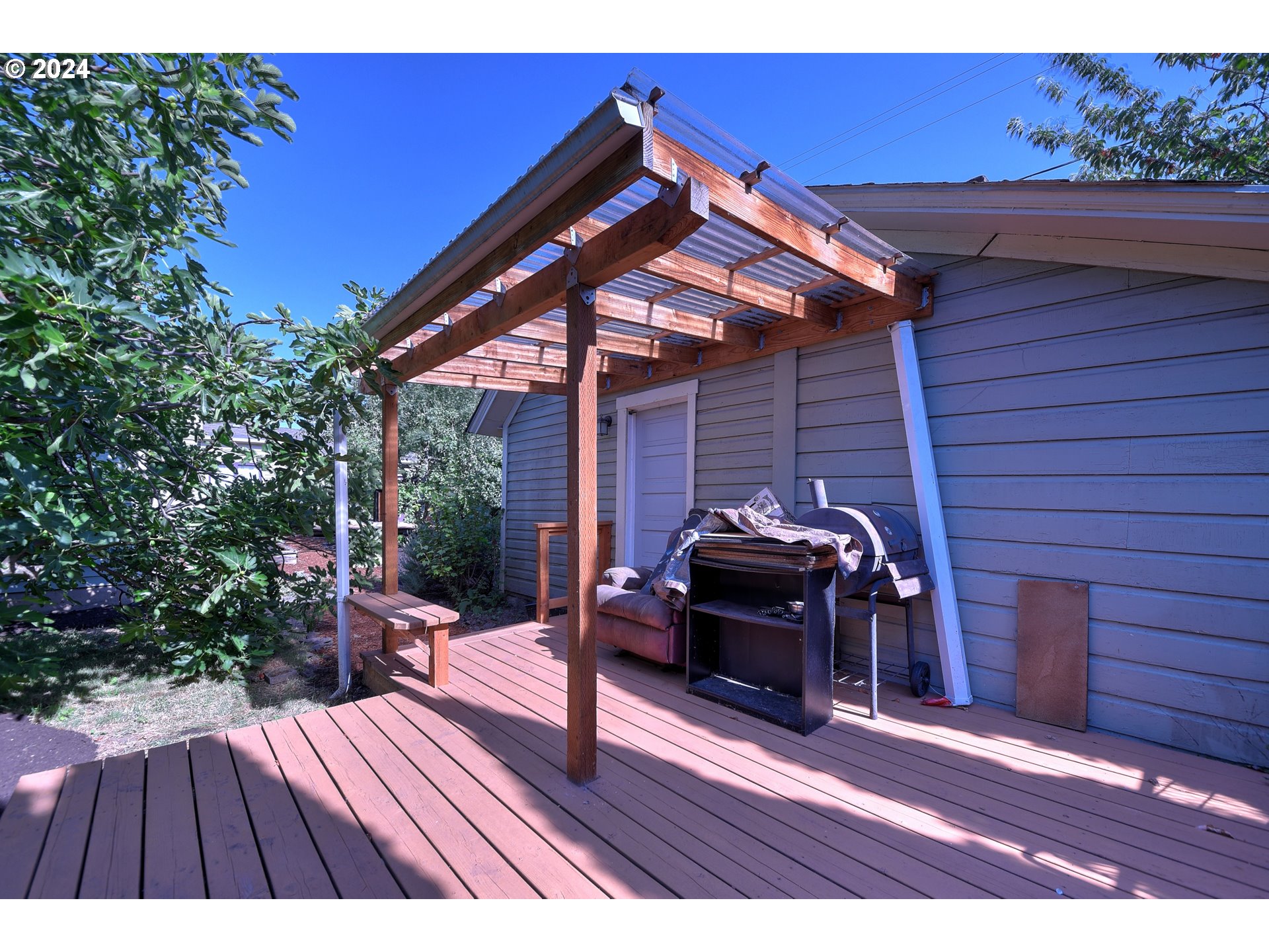 1034 Lawrence St Property Photo 35