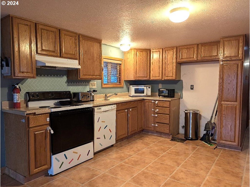 47775 Berry St #b7 Property Photo 9