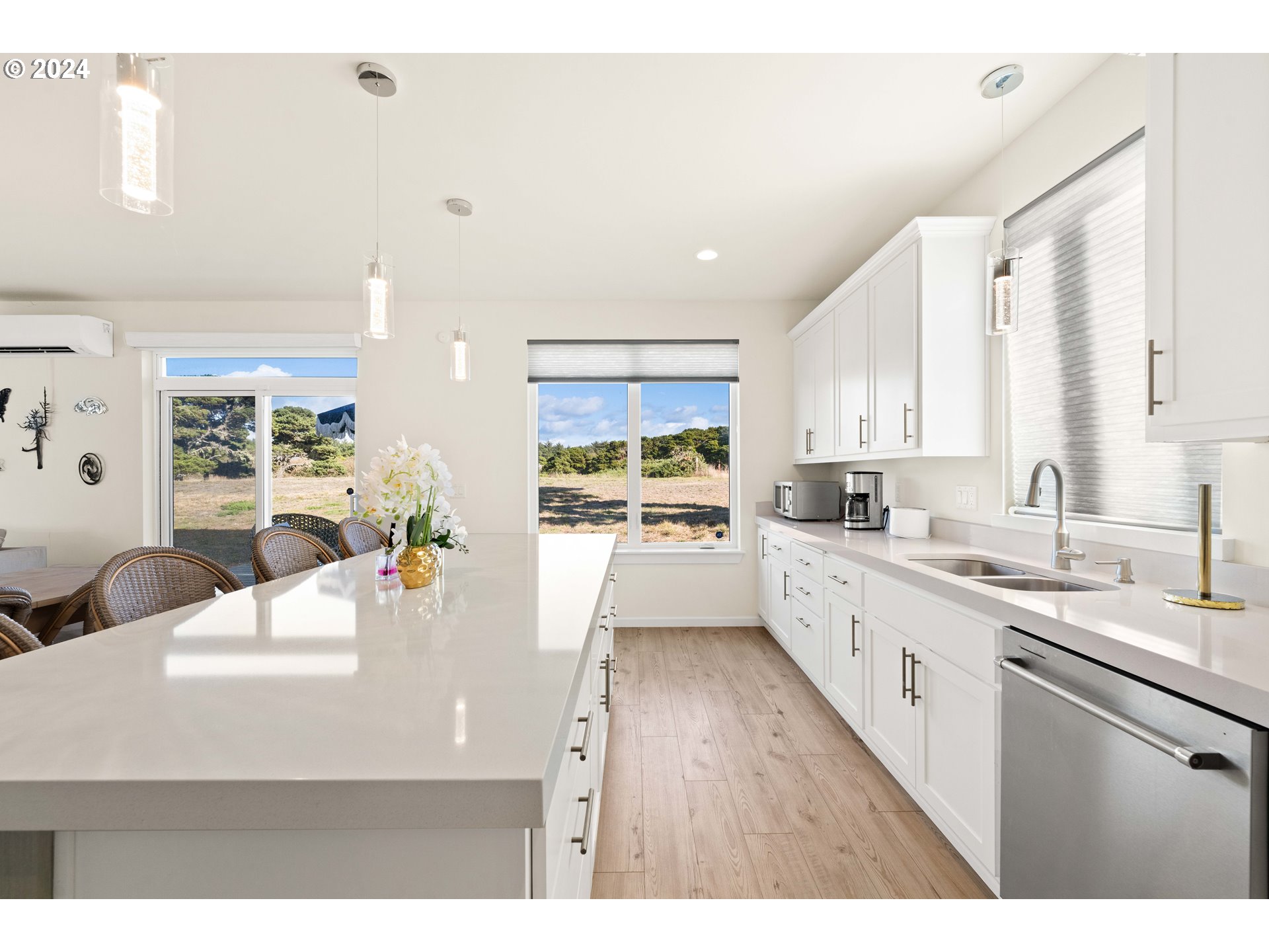 1575 Beach Loop Dr Sw Property Photo 12
