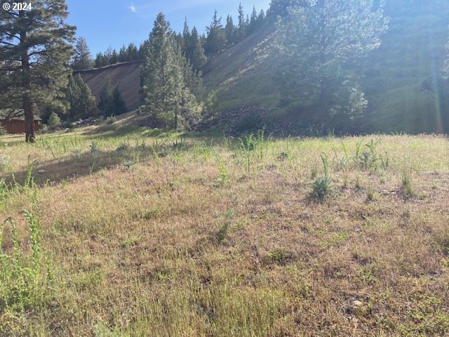 Elkview Property Photo 3