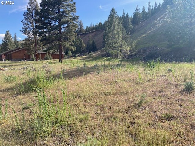 Elkview Property Photo 4